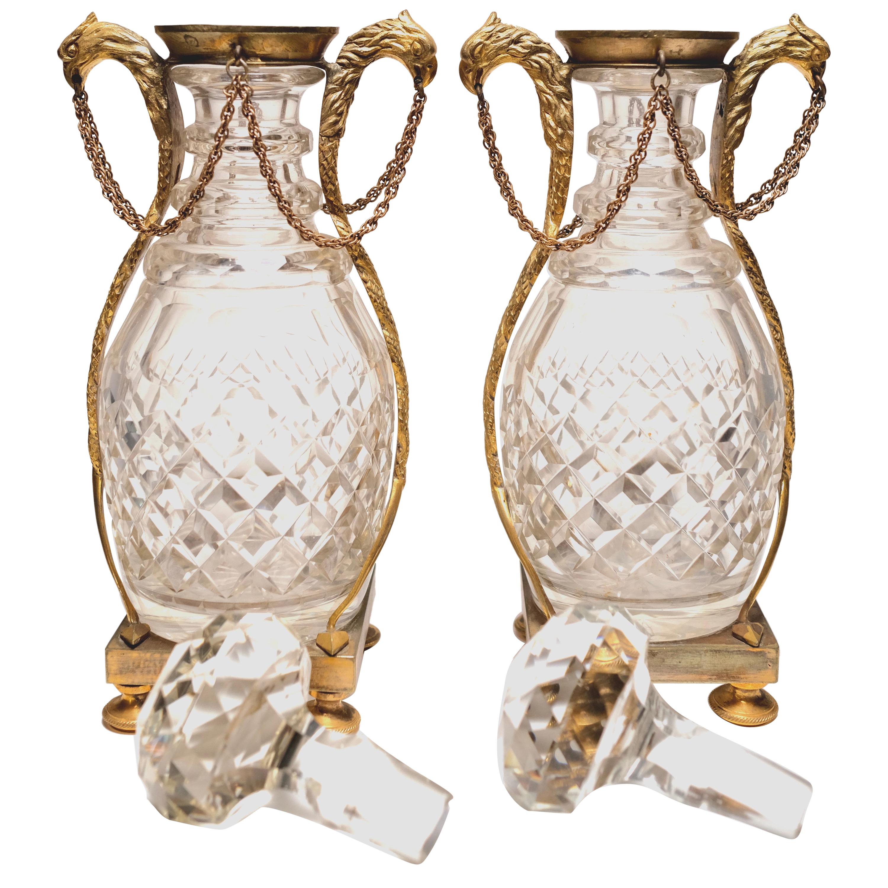 Coppia di decanter con montatura in bronzo del XIX secolo in vendita