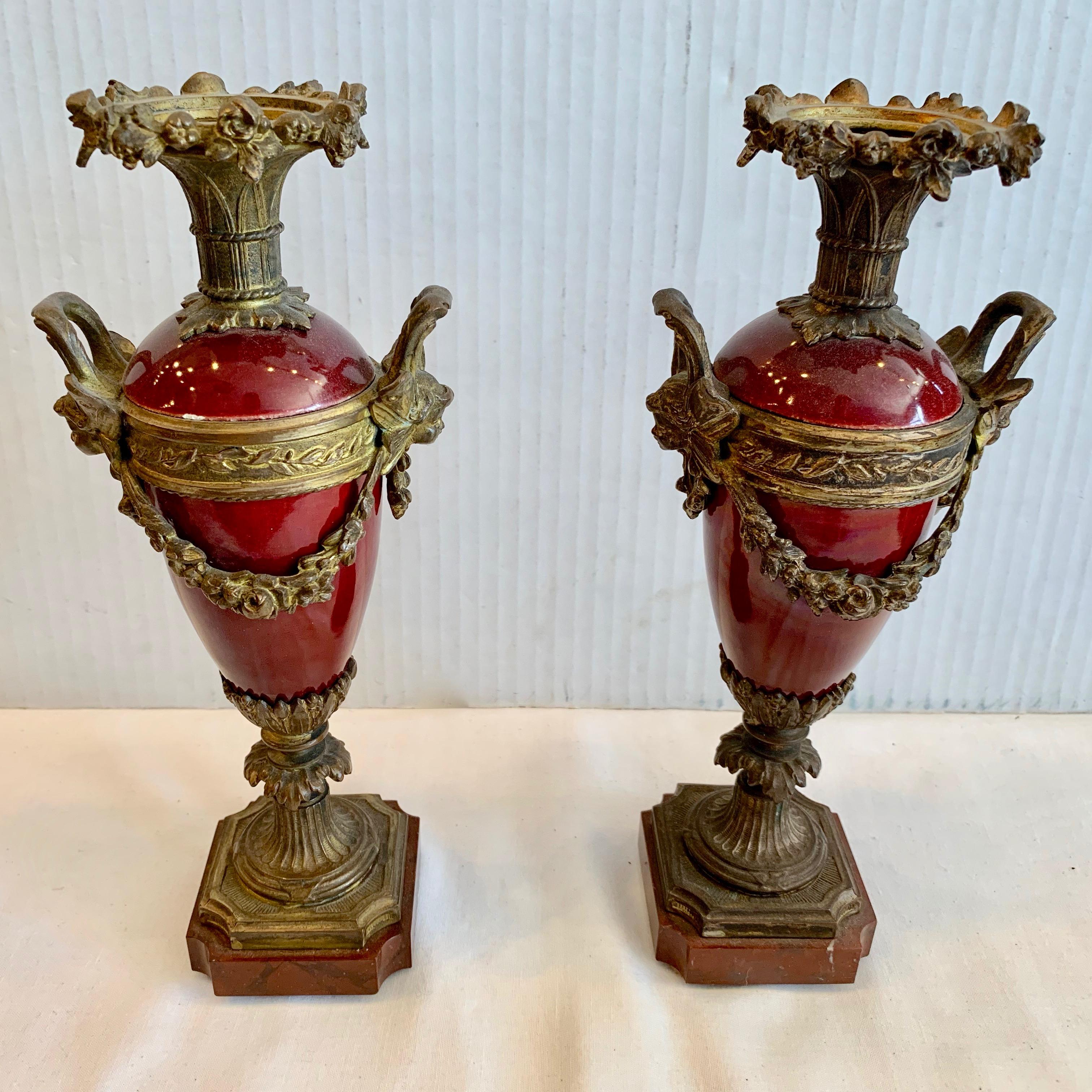 Pair of 19TH Century Bronze Mounted Urns In Good Condition For Sale In West Palm Beach, FL