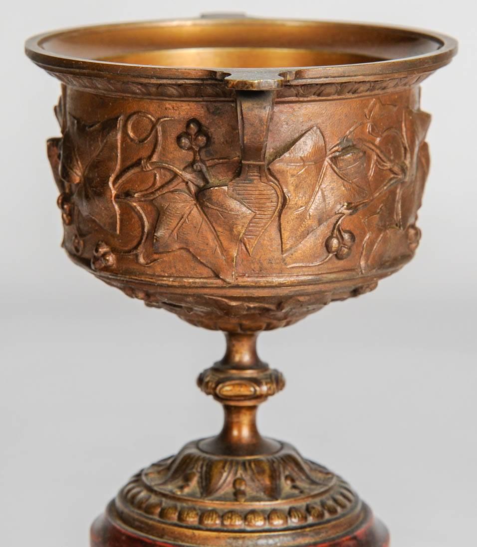 Bronzo Coppia di urne in bronzo del XIX secolo in vendita