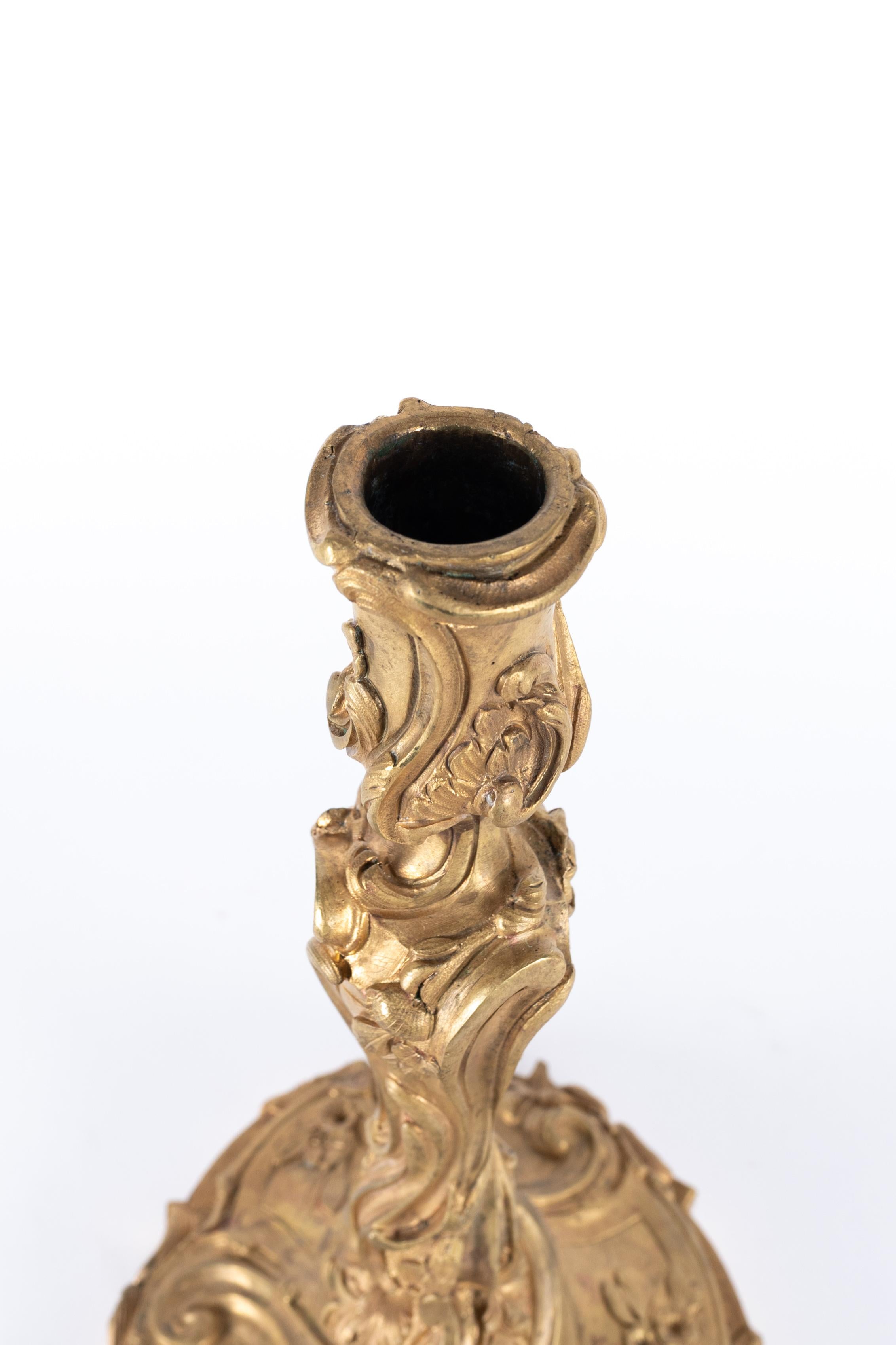 Pareja de candelabros del siglo XIX Napoleón III en bronce dorado en Bueno estado para la venta en Oostende, BE