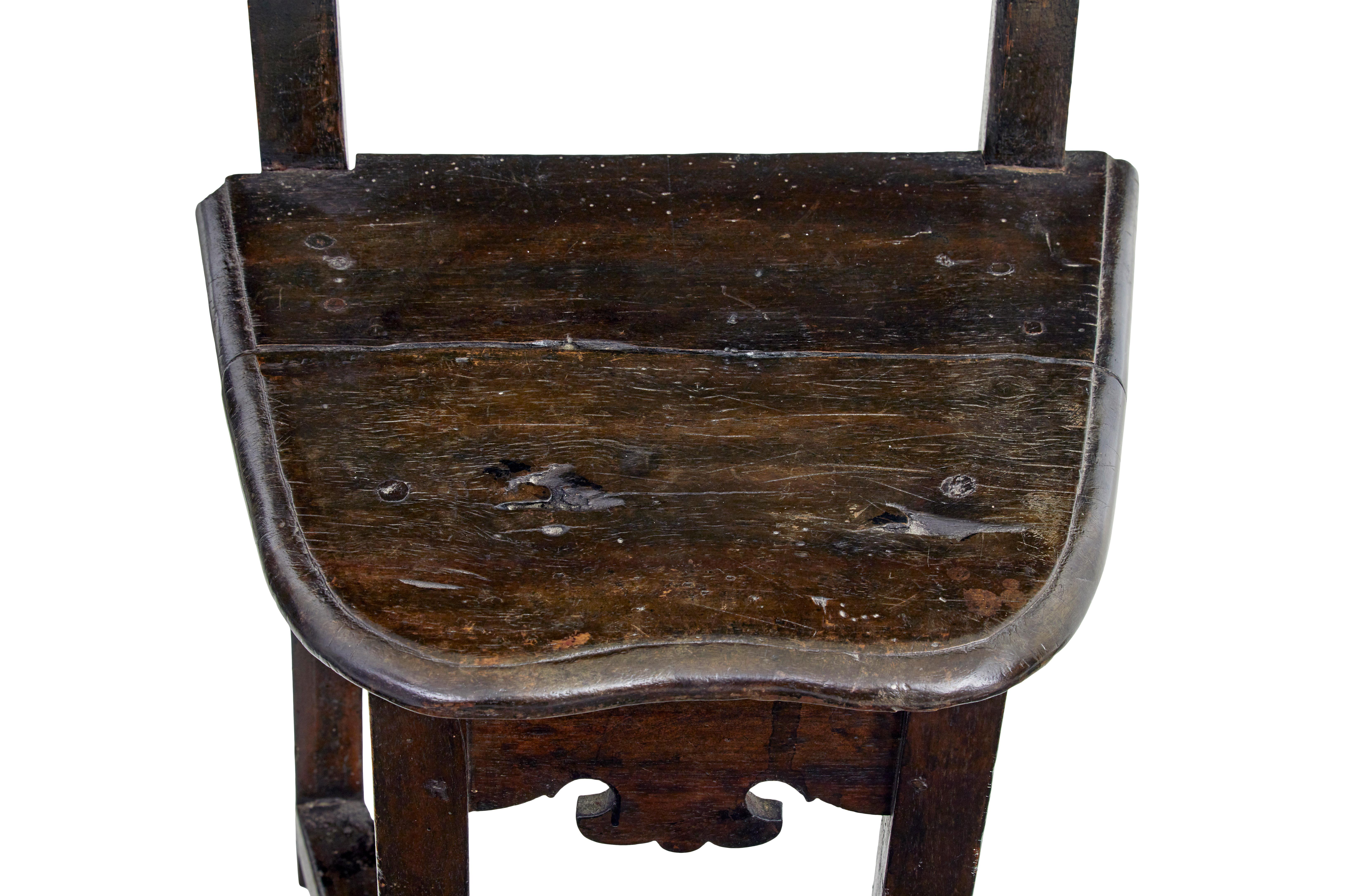 Paire de fauteuils de salle d'inspiration carolorienne du 19e siècle État moyen - En vente à Debenham, Suffolk