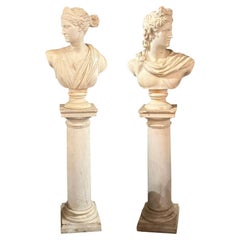 Pareja de bustos de mármol de Carrara del siglo XIX de Apolo y Diana
