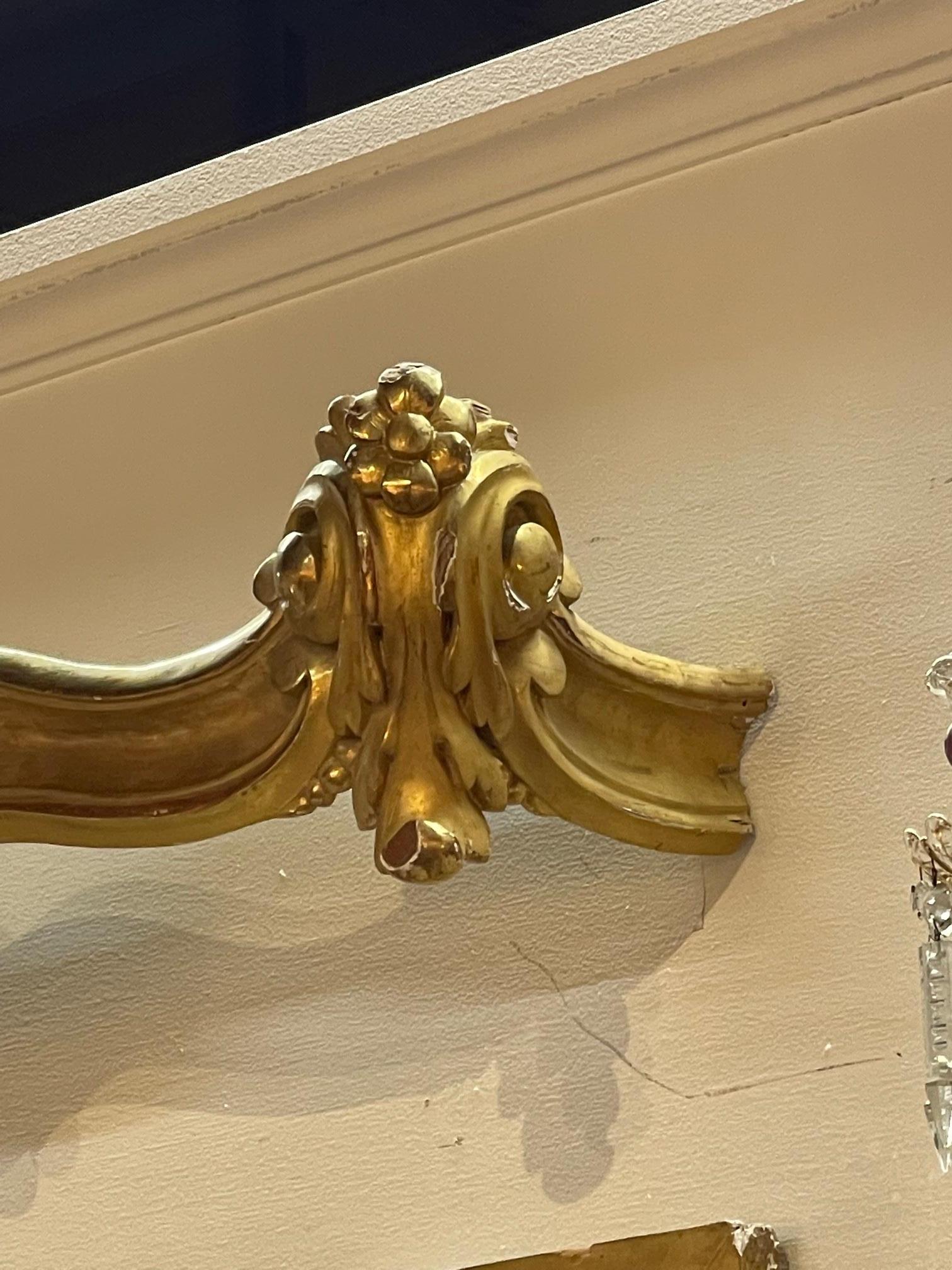 Pair of 19th Century Carved and Giltwood Window Valance In Good Condition In Dallas, TX