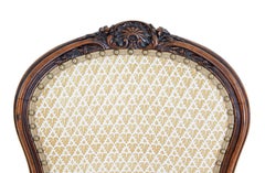 Paar Beistellstühle aus geschnitztem Nussbaumholz aus dem 19.