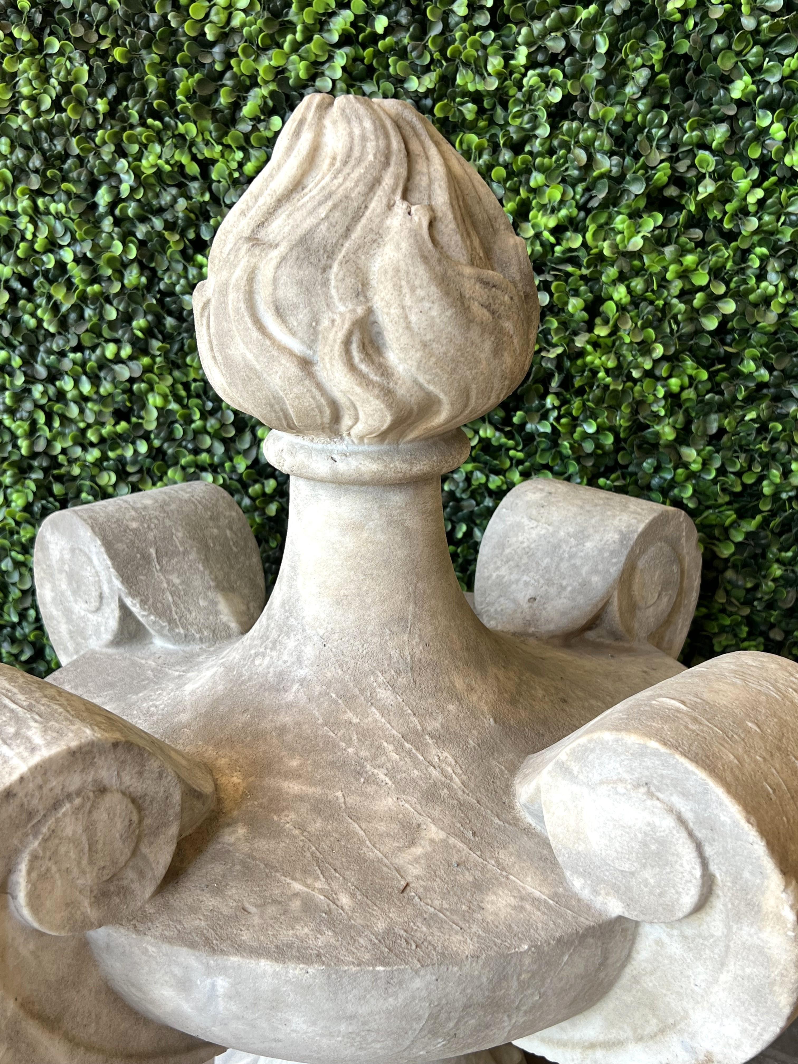 Hand-Carved Pair of 19th Century Carved White Marble Finial Ornaments from France For Sale