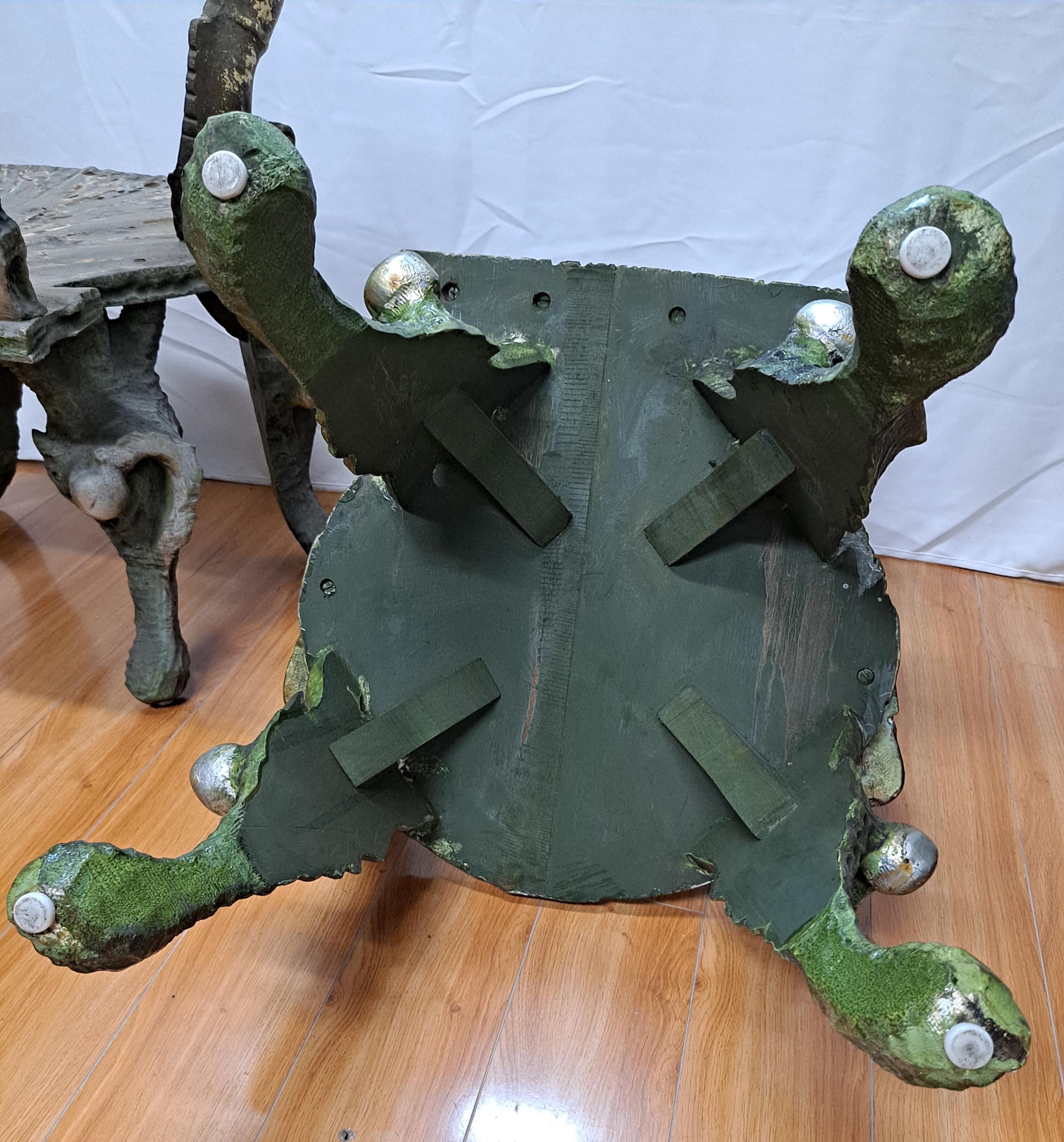 Paire de chaises de jardin vénitiennes en bois sculpté du 19ème siècle en vente 2