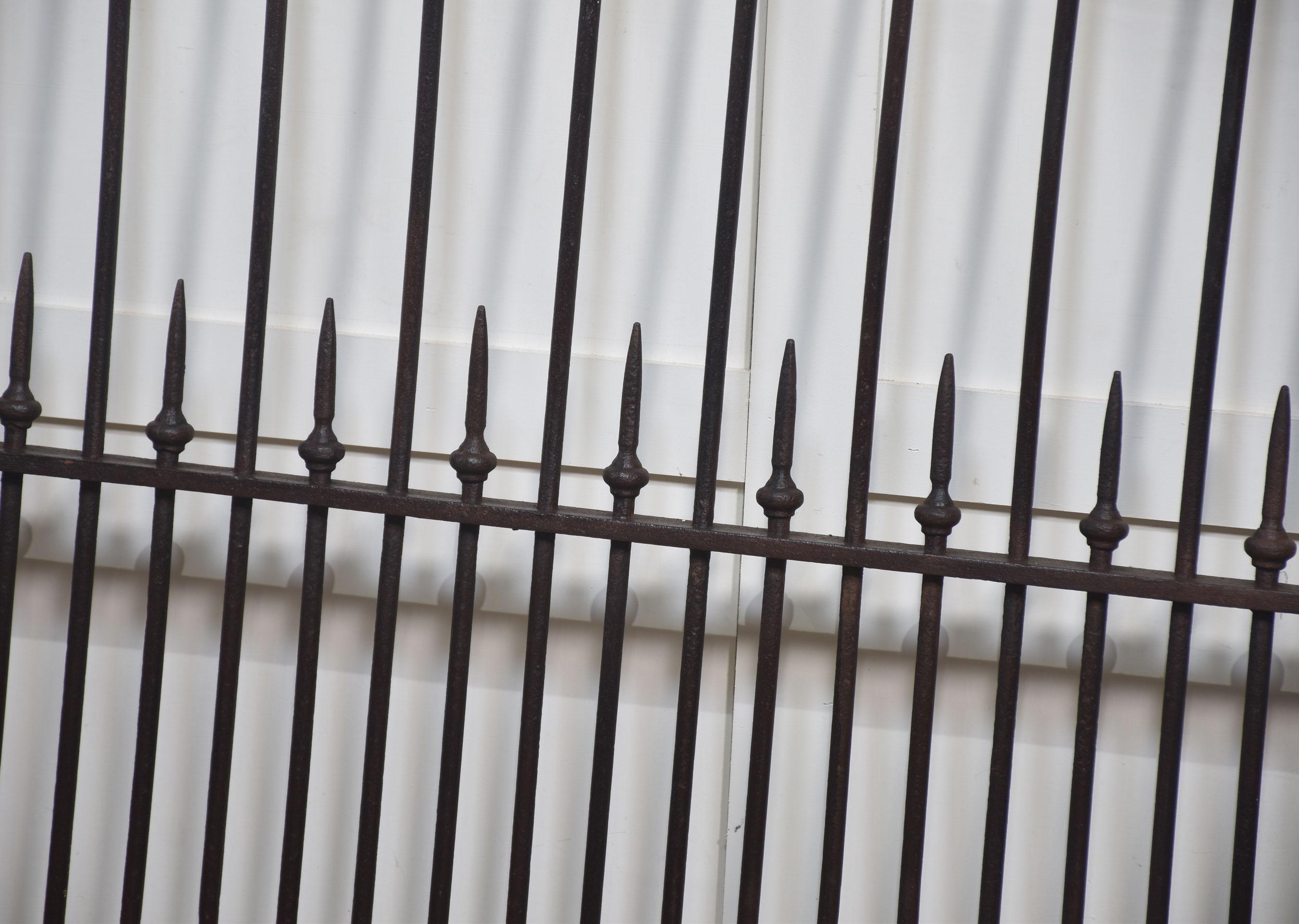 Pair of 19th Century cast and wrought iron gates In Good Condition For Sale In Cheshire, GB