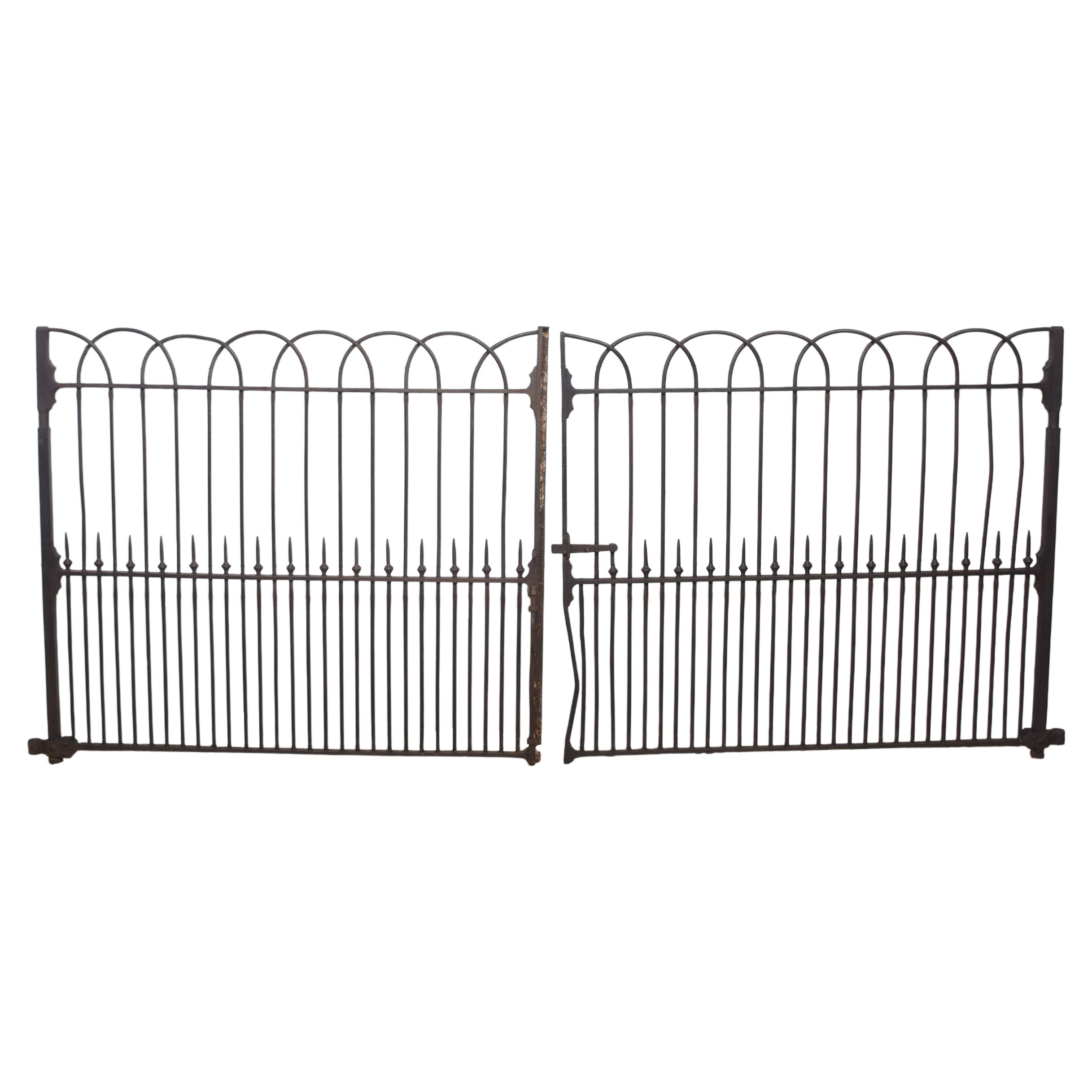 Pair of 19th Century cast and wrought iron gates For Sale
