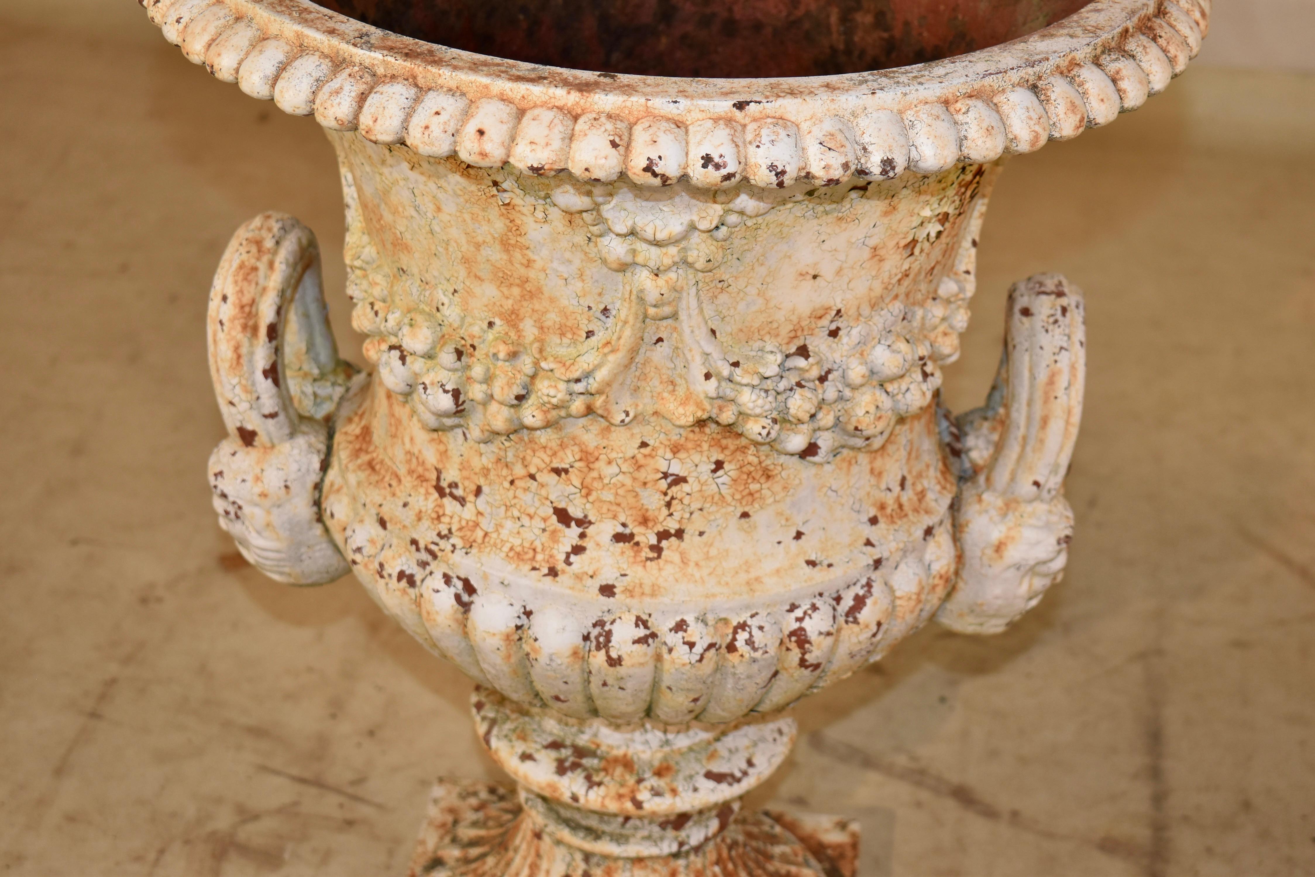 Ferro Coppia di fioriere in ghisa del XIX secolo in vendita