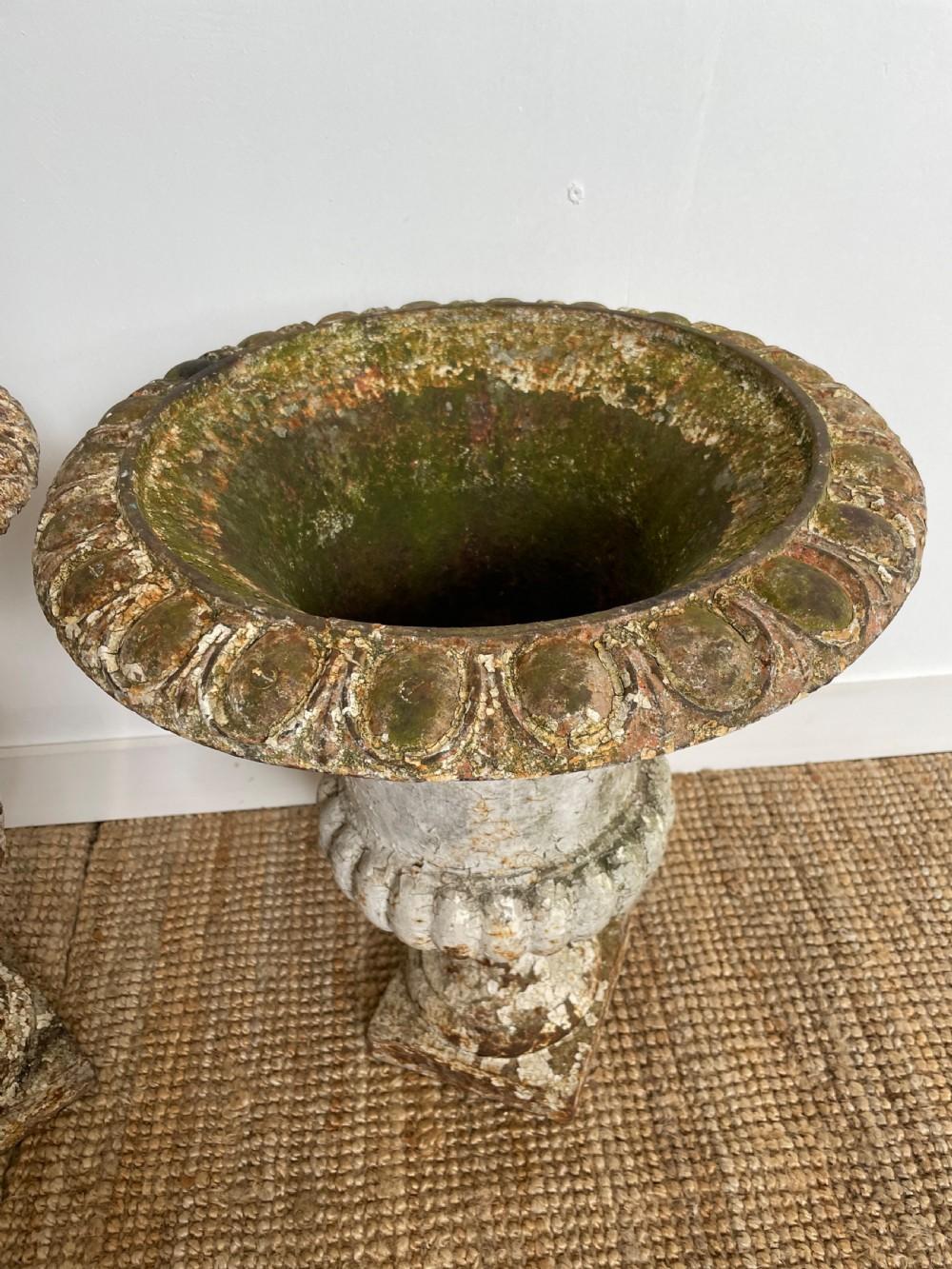 Paire d'urnes en fonte du 19e siècle  Bon état à Budleigh Salterton, GB