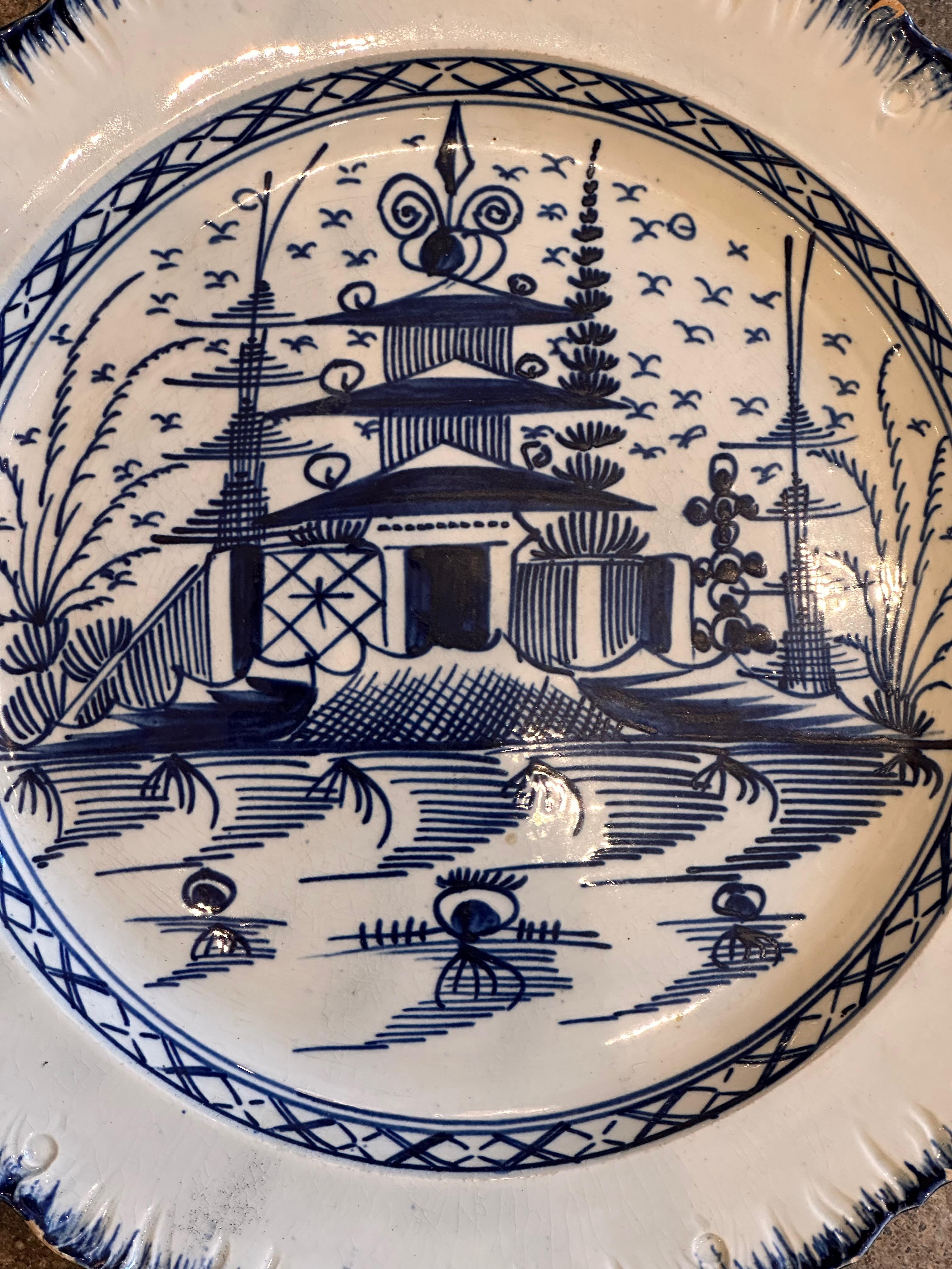 Pair of 19th Century Ceramic Plates In Good Condition For Sale In Charlottesville, VA