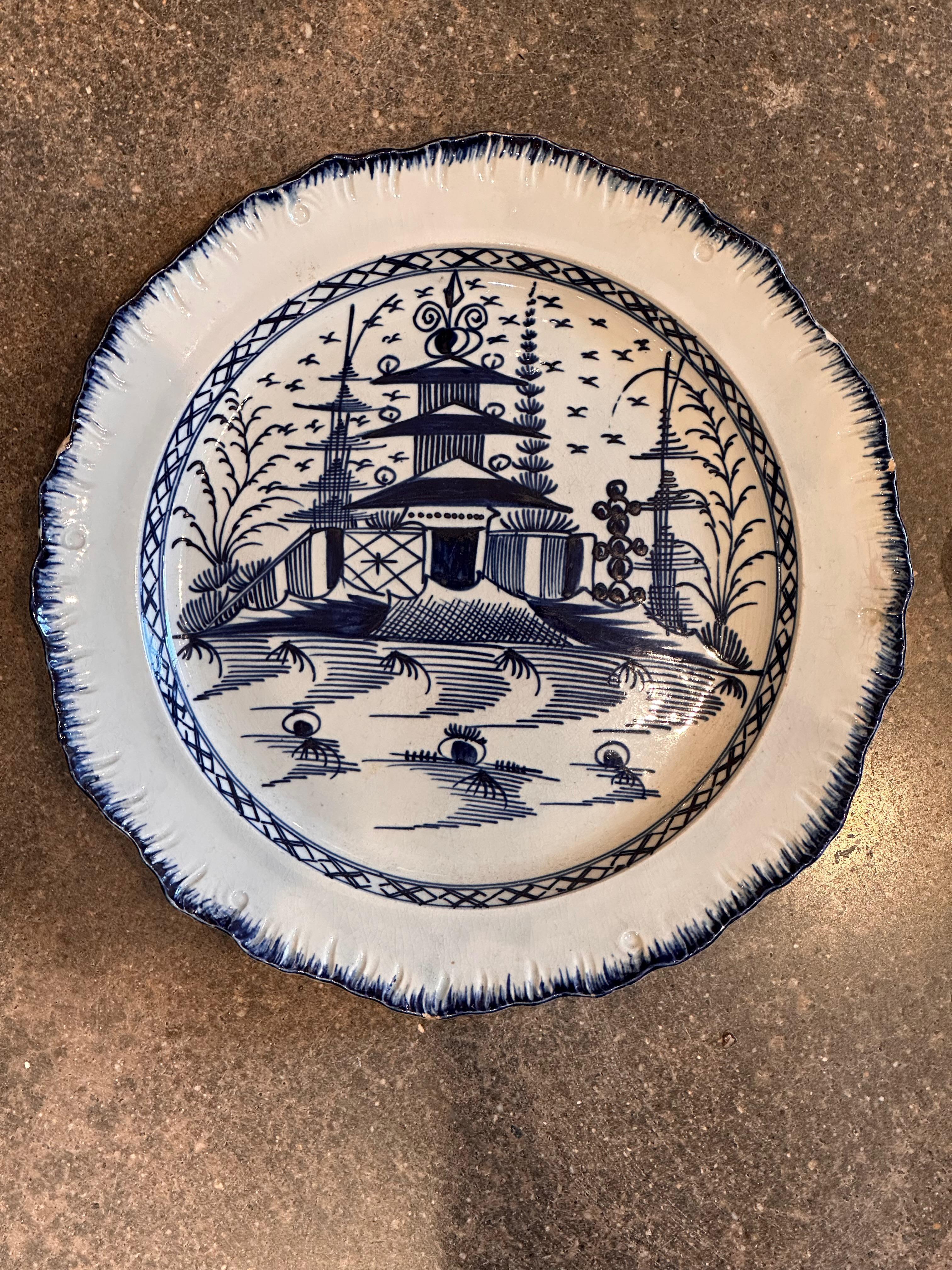 Pair of 19th Century Ceramic Plates For Sale 2
