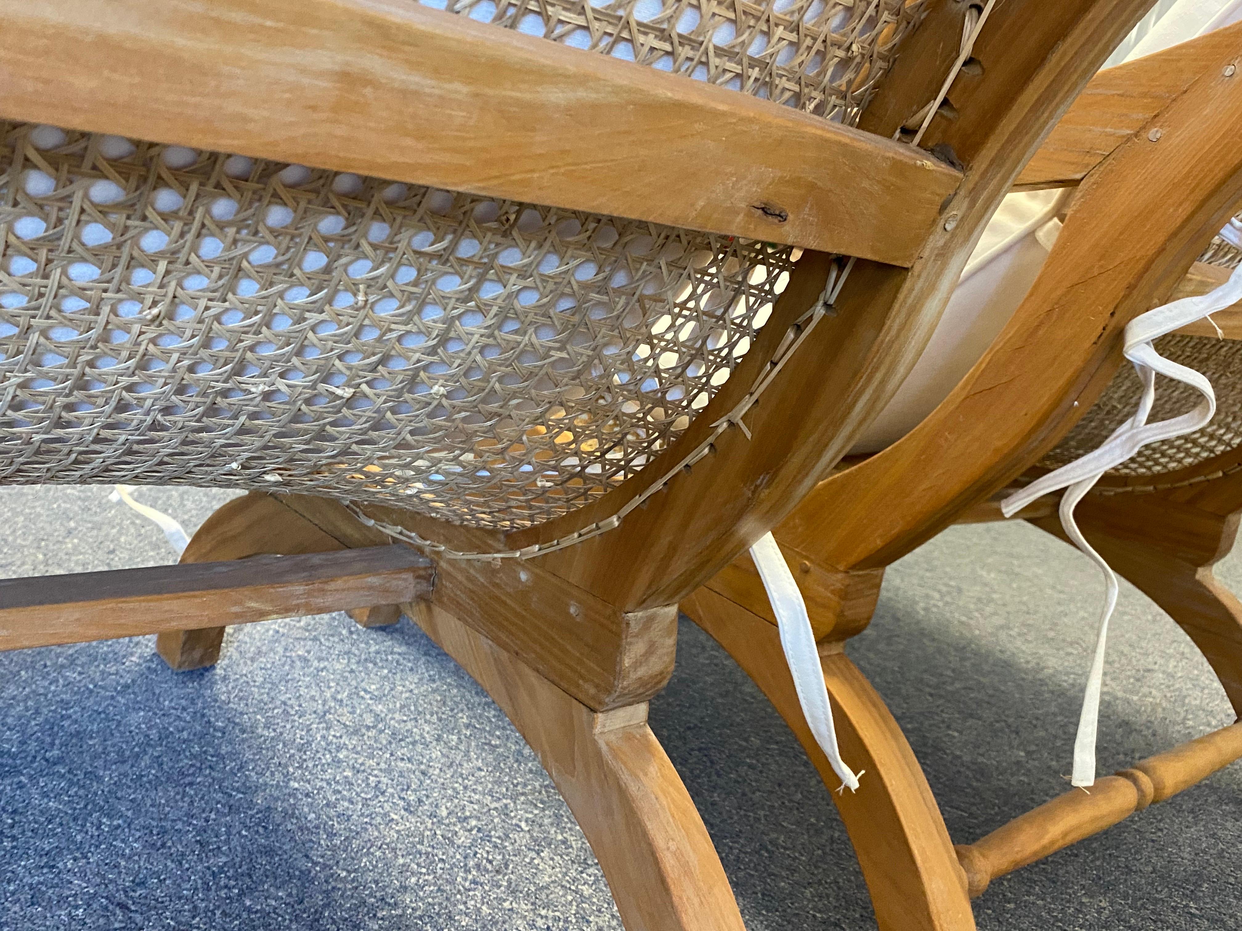 Pareja de sillones de salón de madera satinada y caña de Ceilán del siglo XIX en venta 4