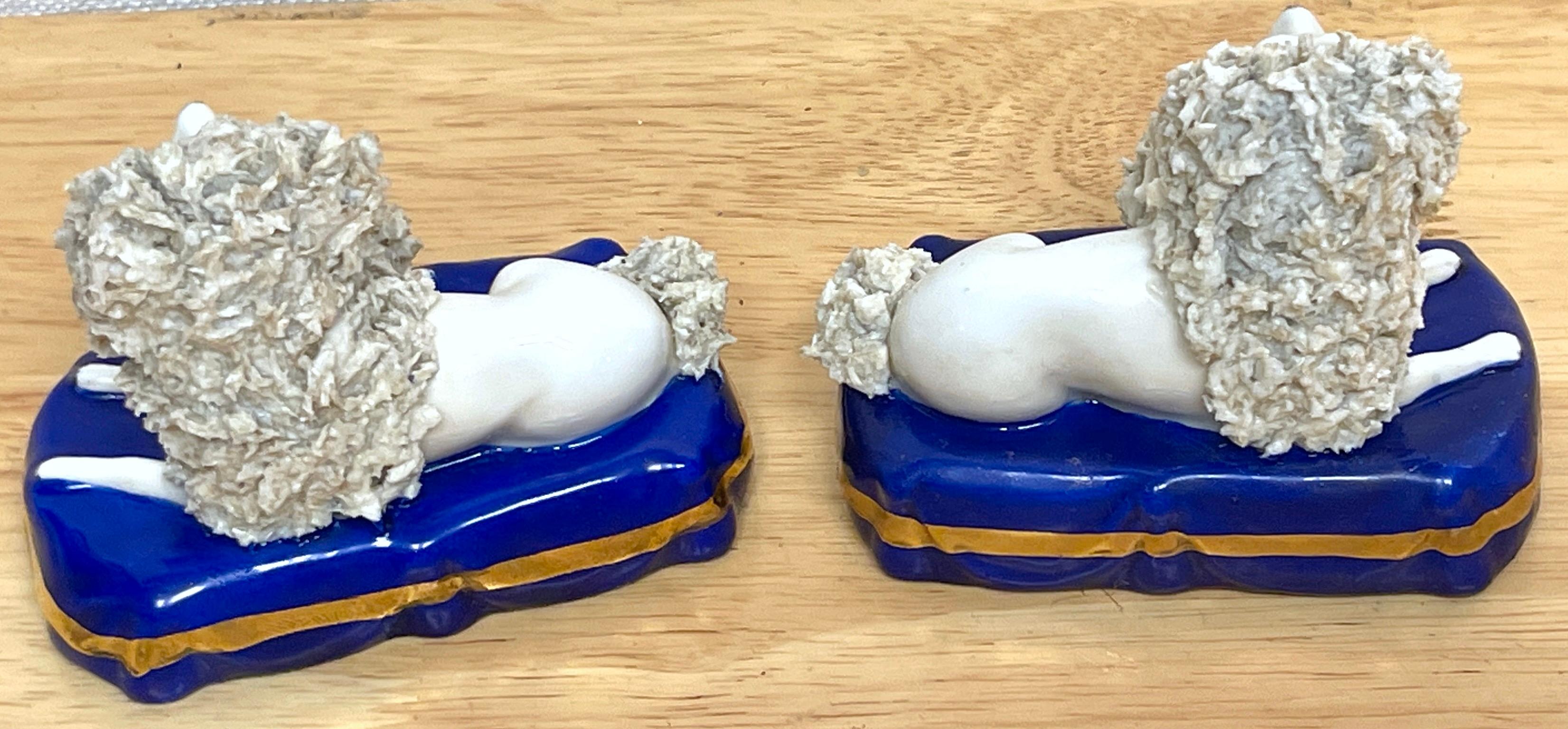 Pair of 19th Century Chelsea Porcelain Figures of Seated Poodles & Pups In Good Condition For Sale In West Palm Beach, FL