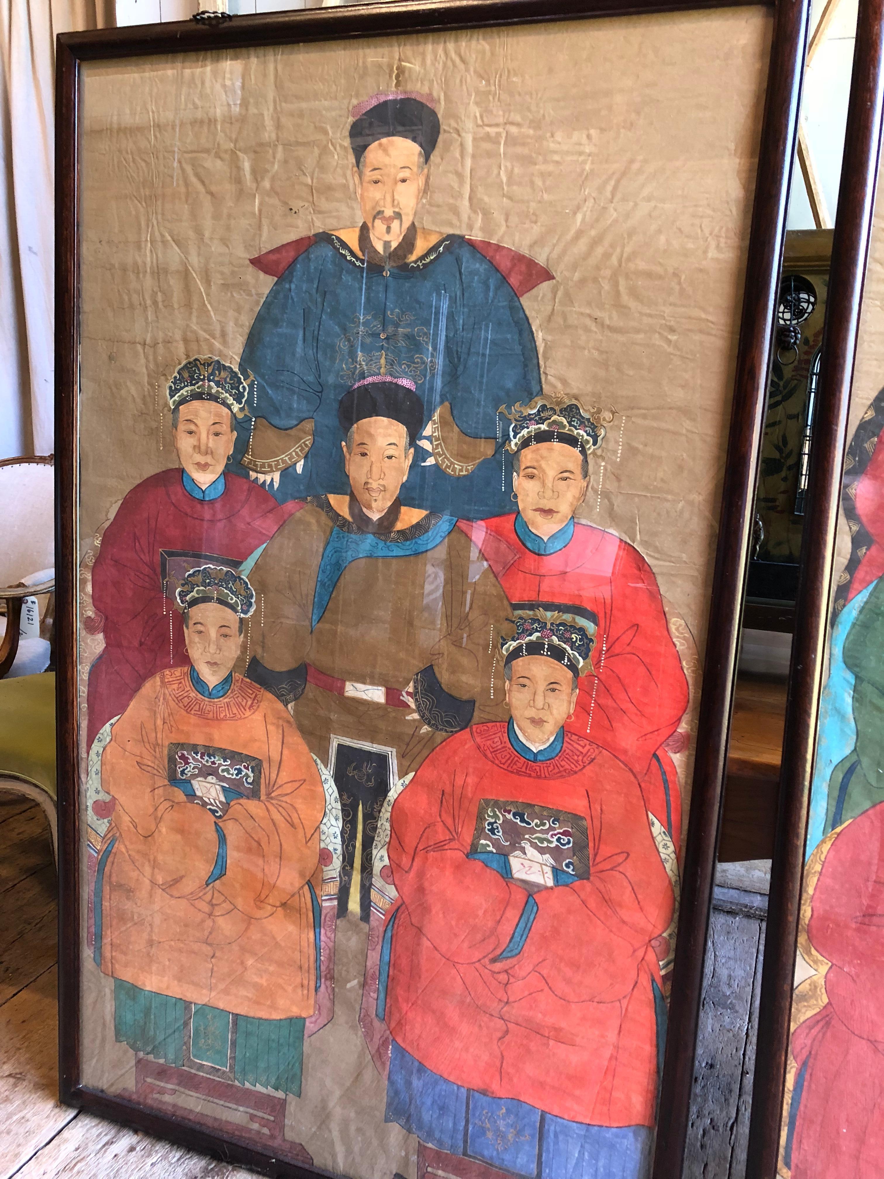 Paire de portraits d'ancêtres chinois du 19ème siècle, de grande taille, encadré en vente 1