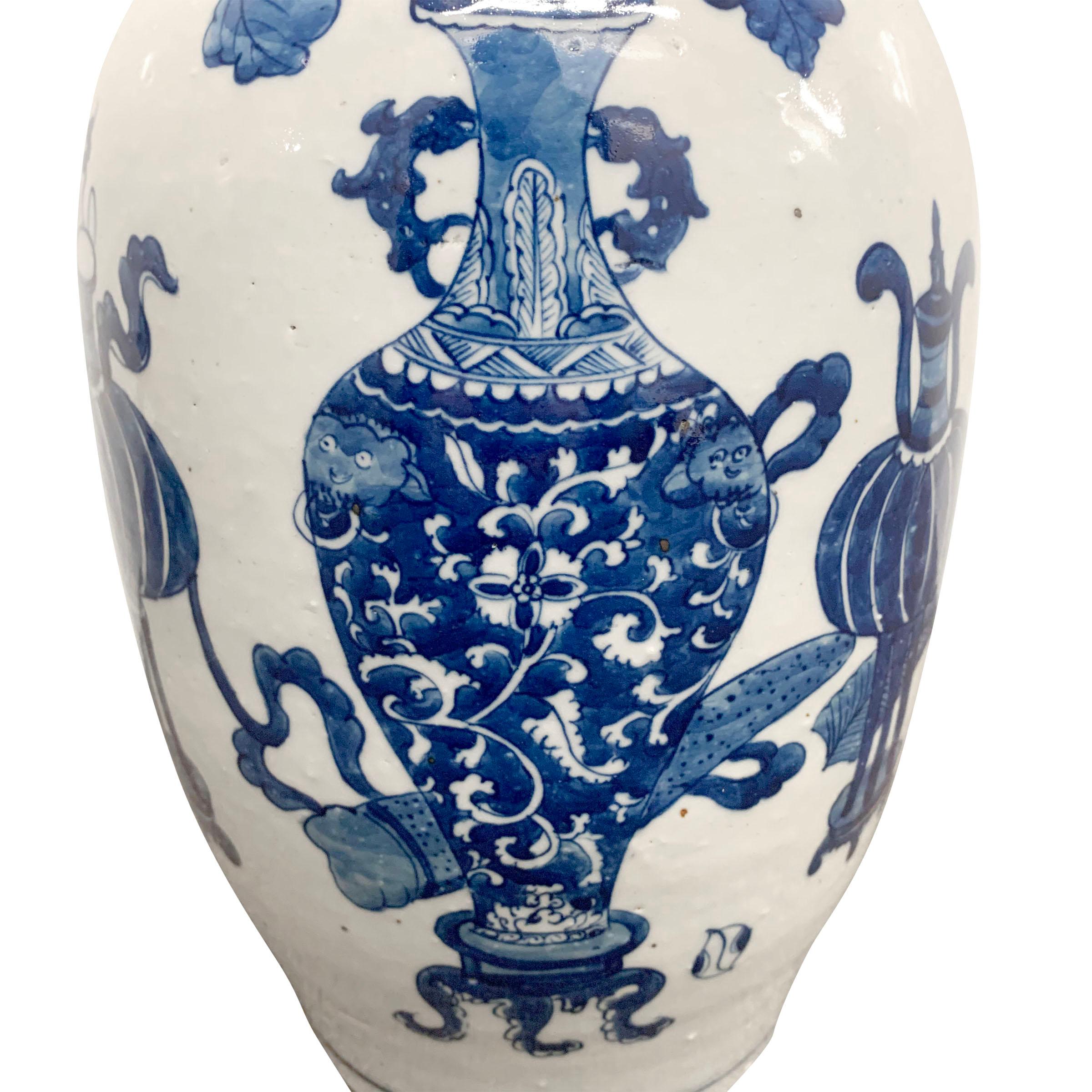 Pair of 19th Century Chinese Blue and White Vases For Sale 2