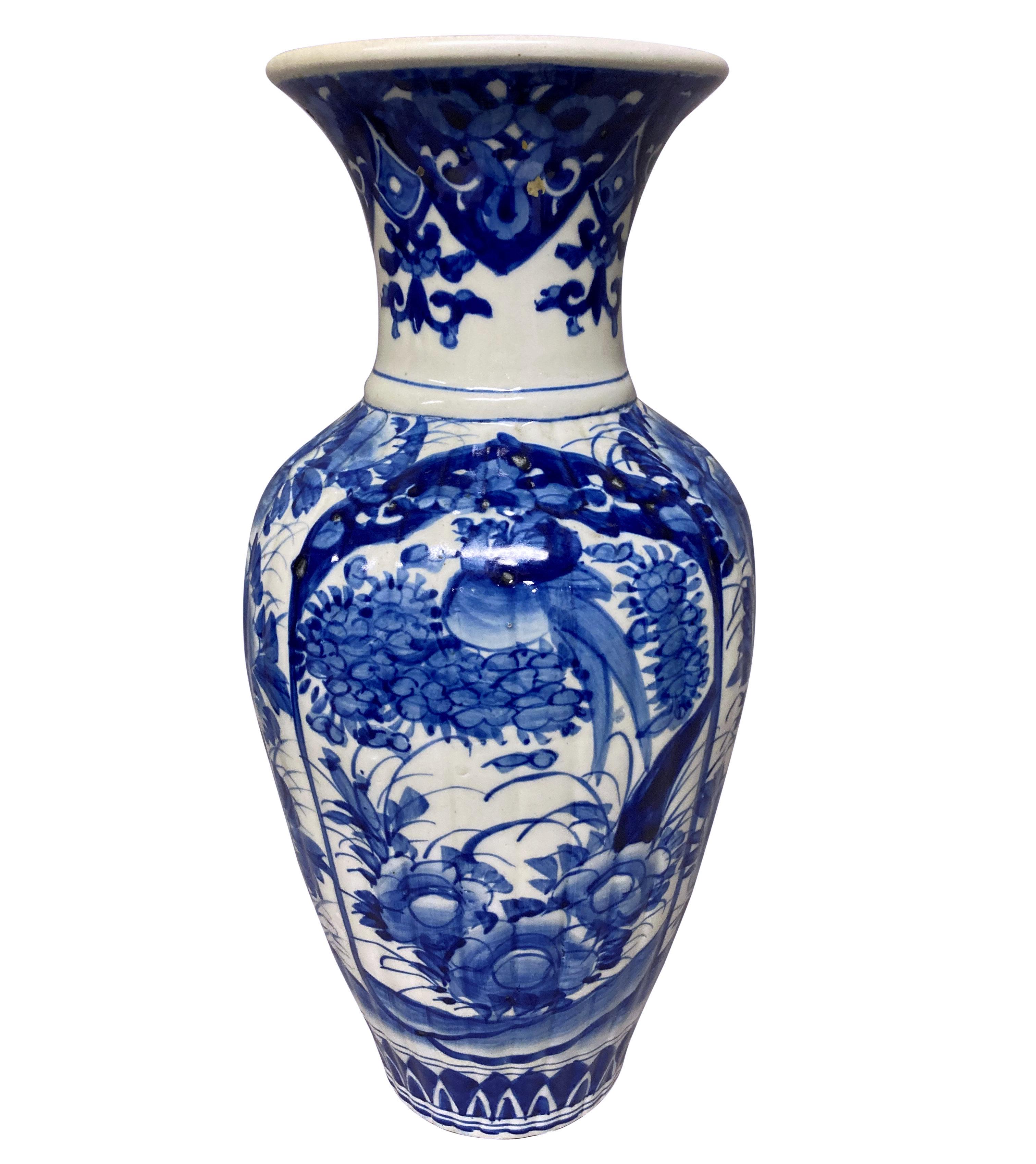 Pair Of 19th Century Chinese Blue & White Baluster Vases In Good Condition For Sale In Kent, Dover