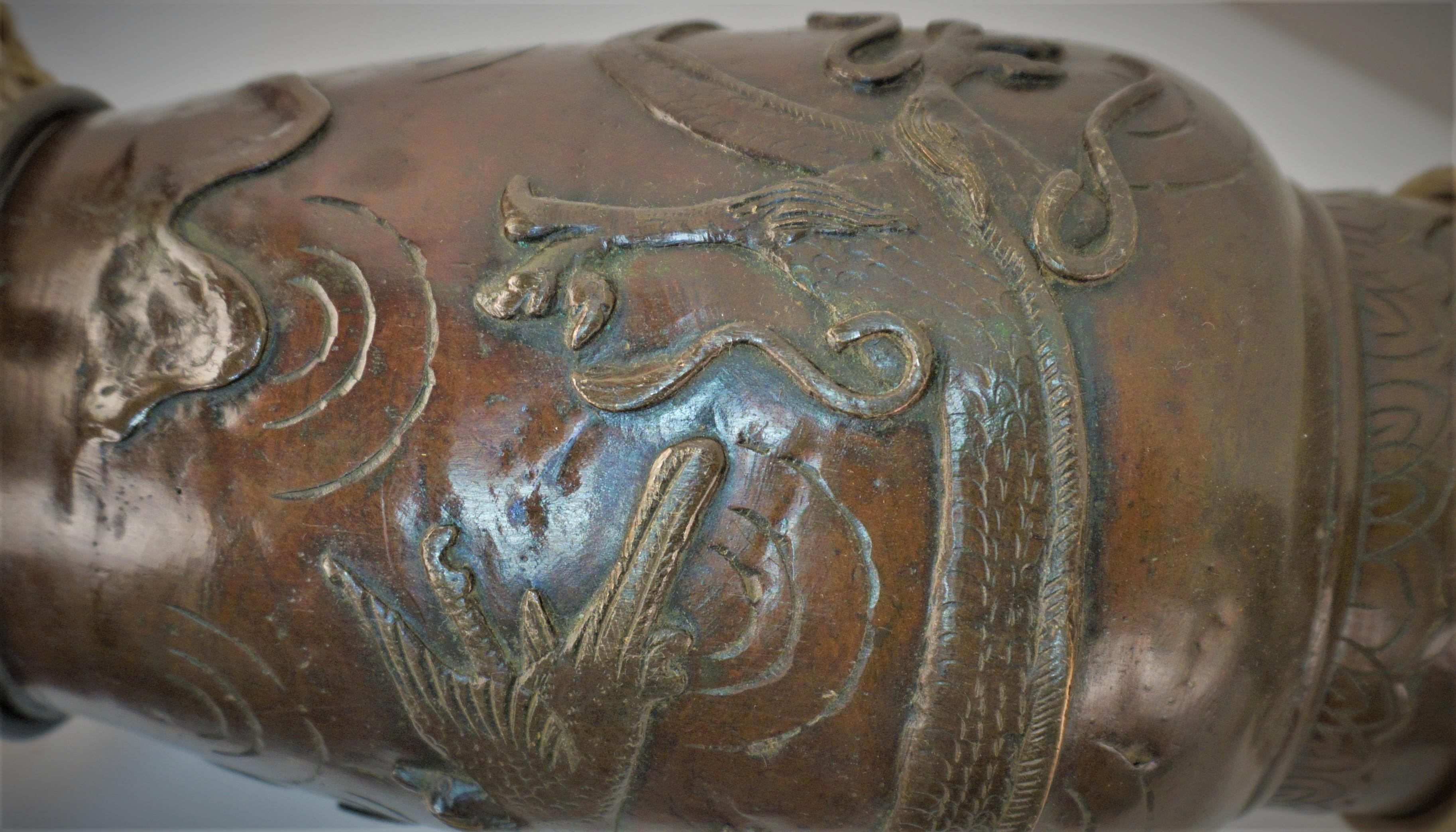 Bronze Paire de lampes de table en bronze chinoises du XIXe siècle en vente