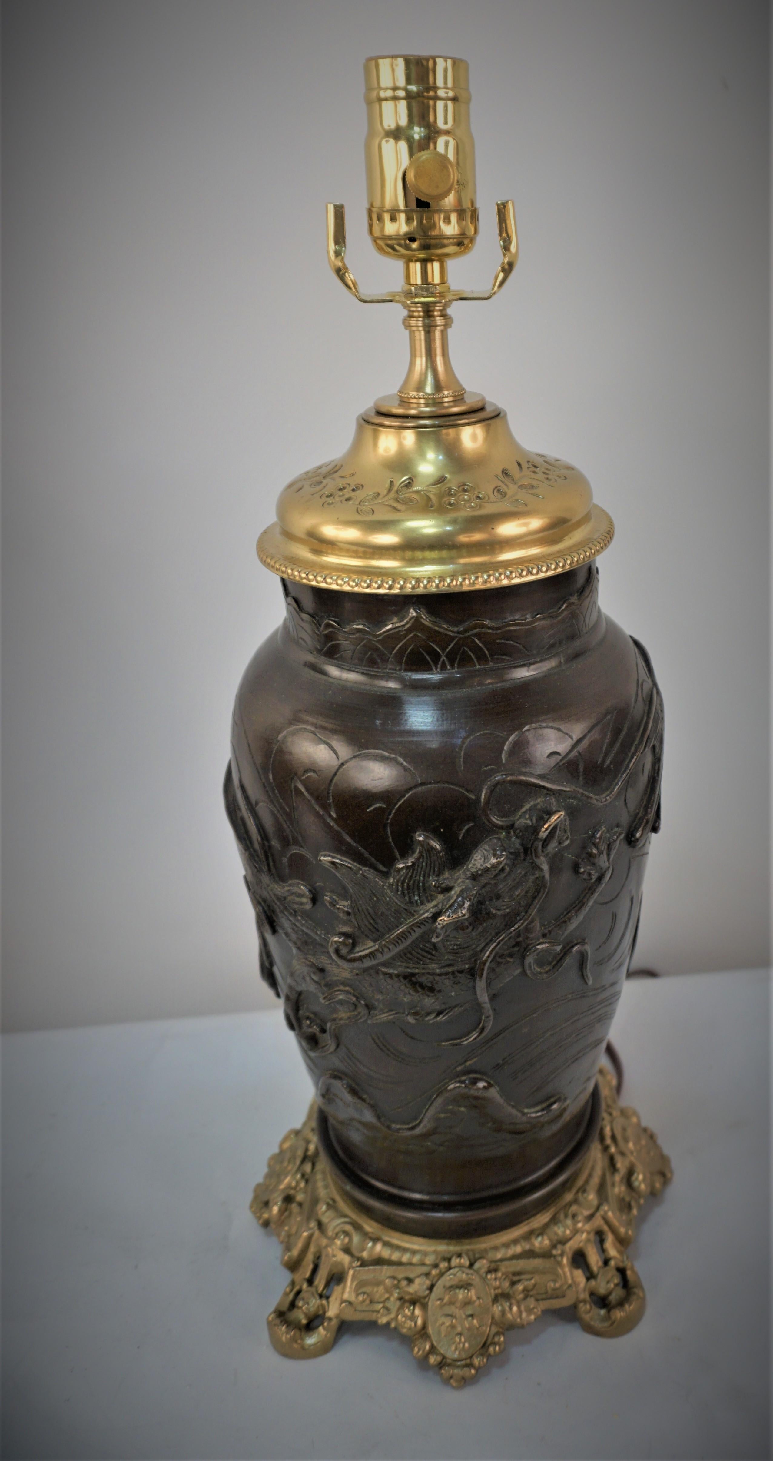 Paire de lampes de table en bronze chinoises du XIXe siècle en vente 3