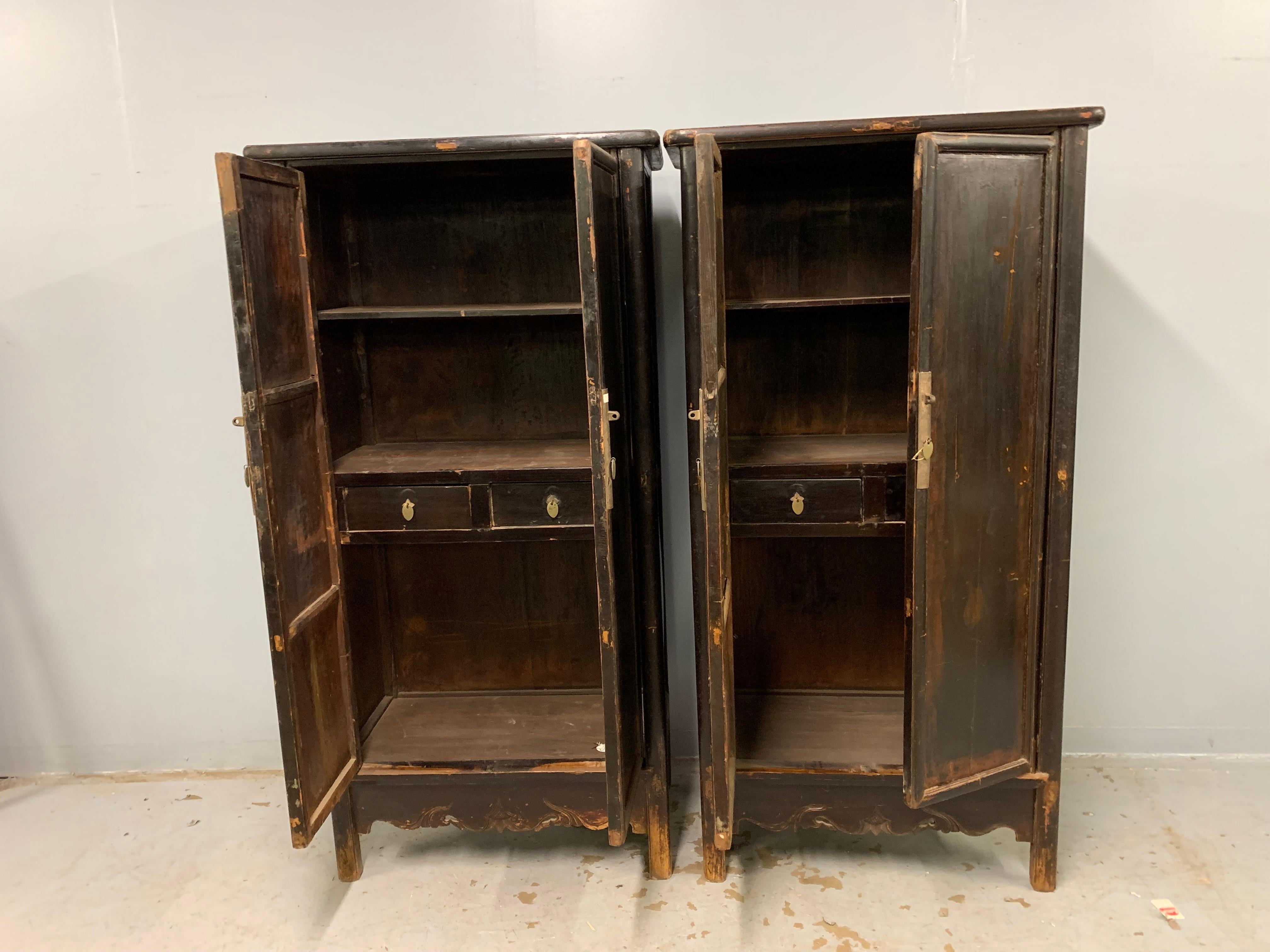 Qing Pair of 19th Century Chinese Cabinets For Sale