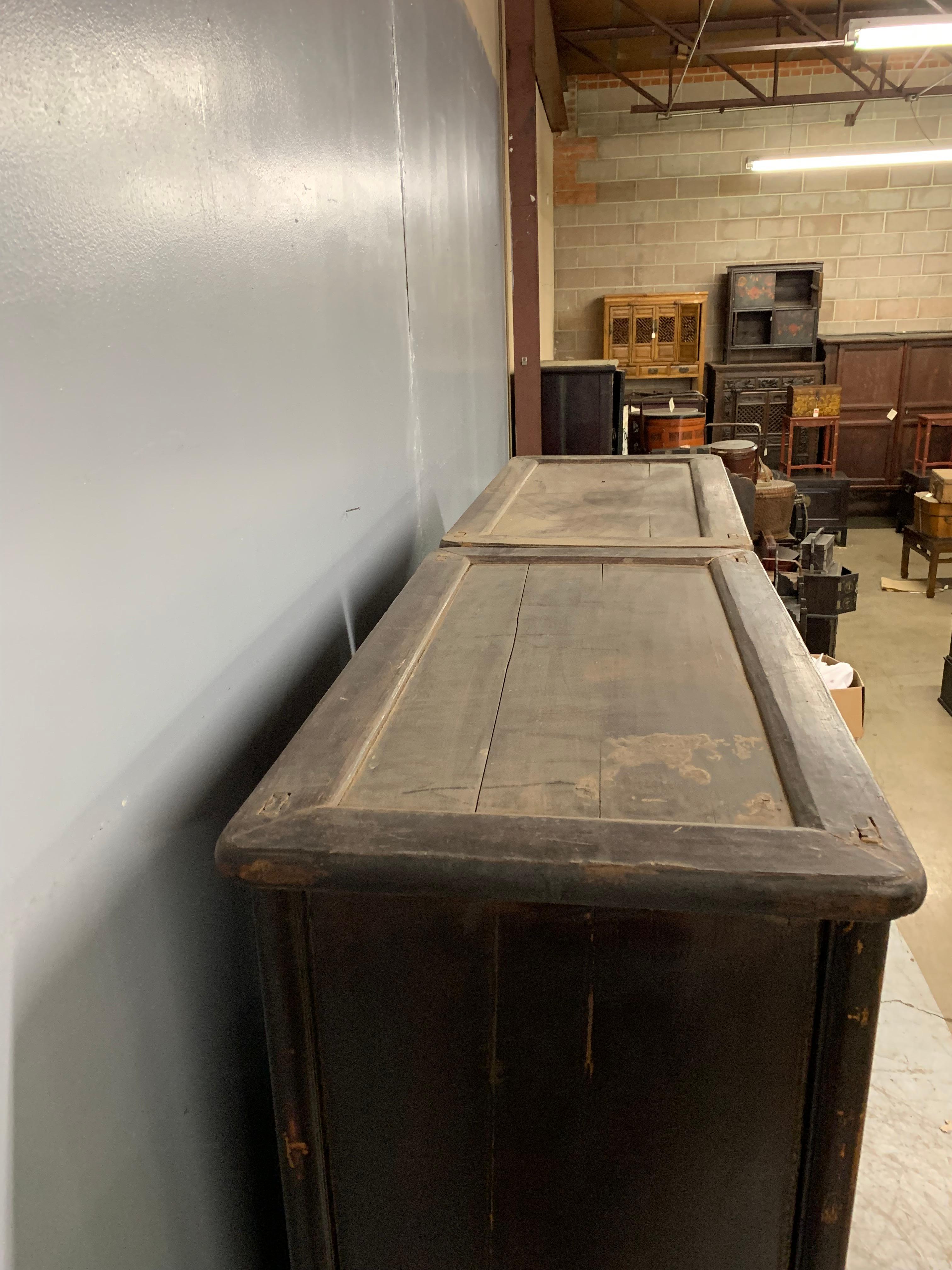 Pair of 19th Century Chinese Cabinets For Sale 1