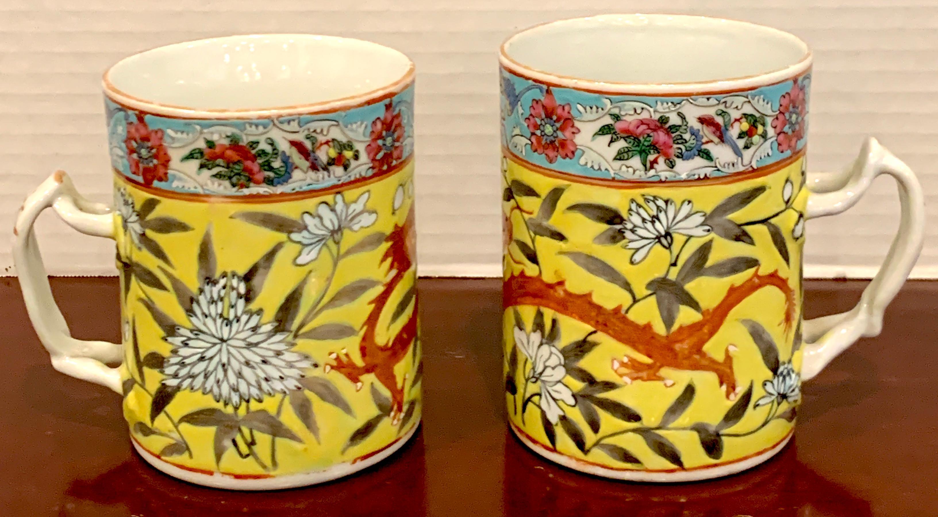 Pair of 19th Century Chinese Export Famille Verte Yellow Dragon Motif Mugs In Good Condition For Sale In West Palm Beach, FL