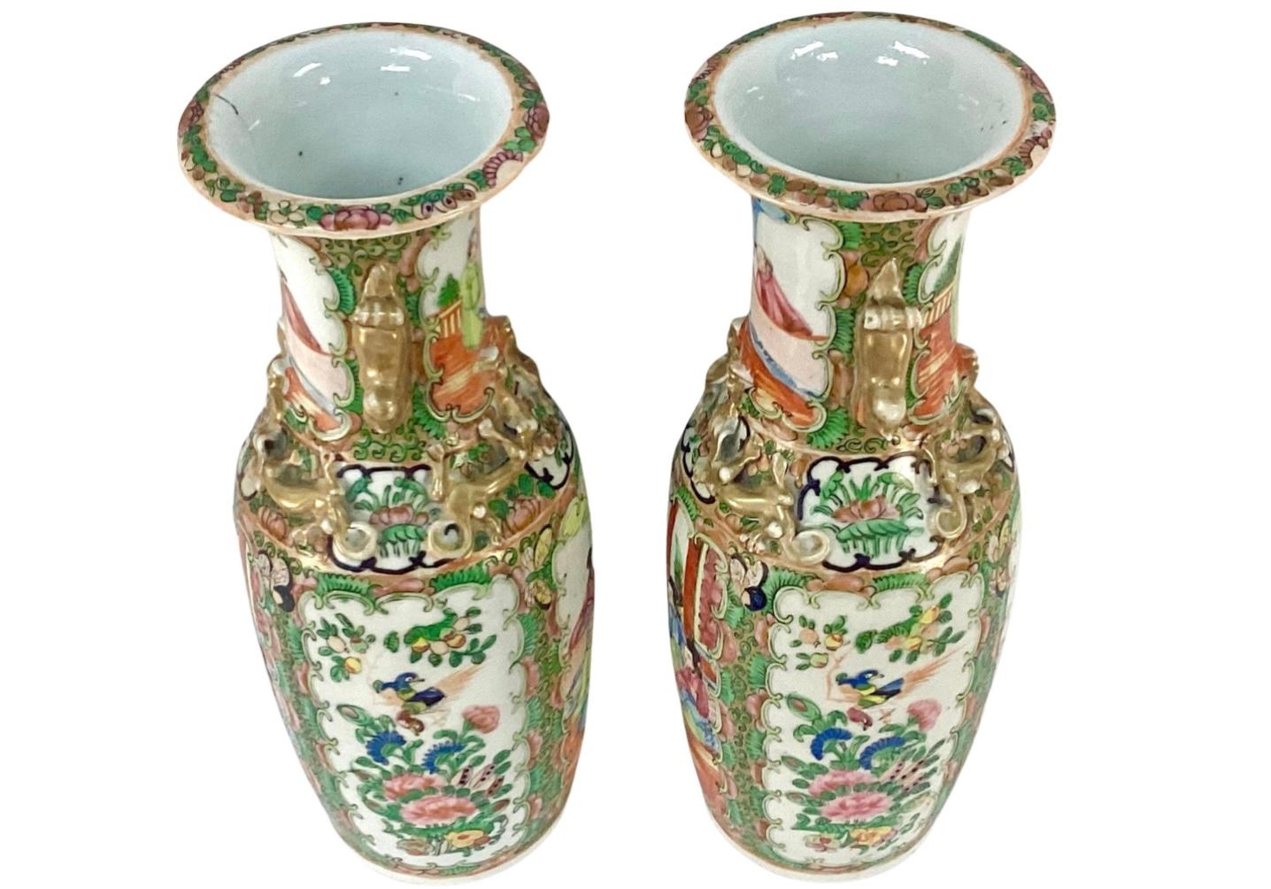 Chinese Export Pair of 19th Century Chinese Famille Rose Medallion Porcelain Vases For Sale