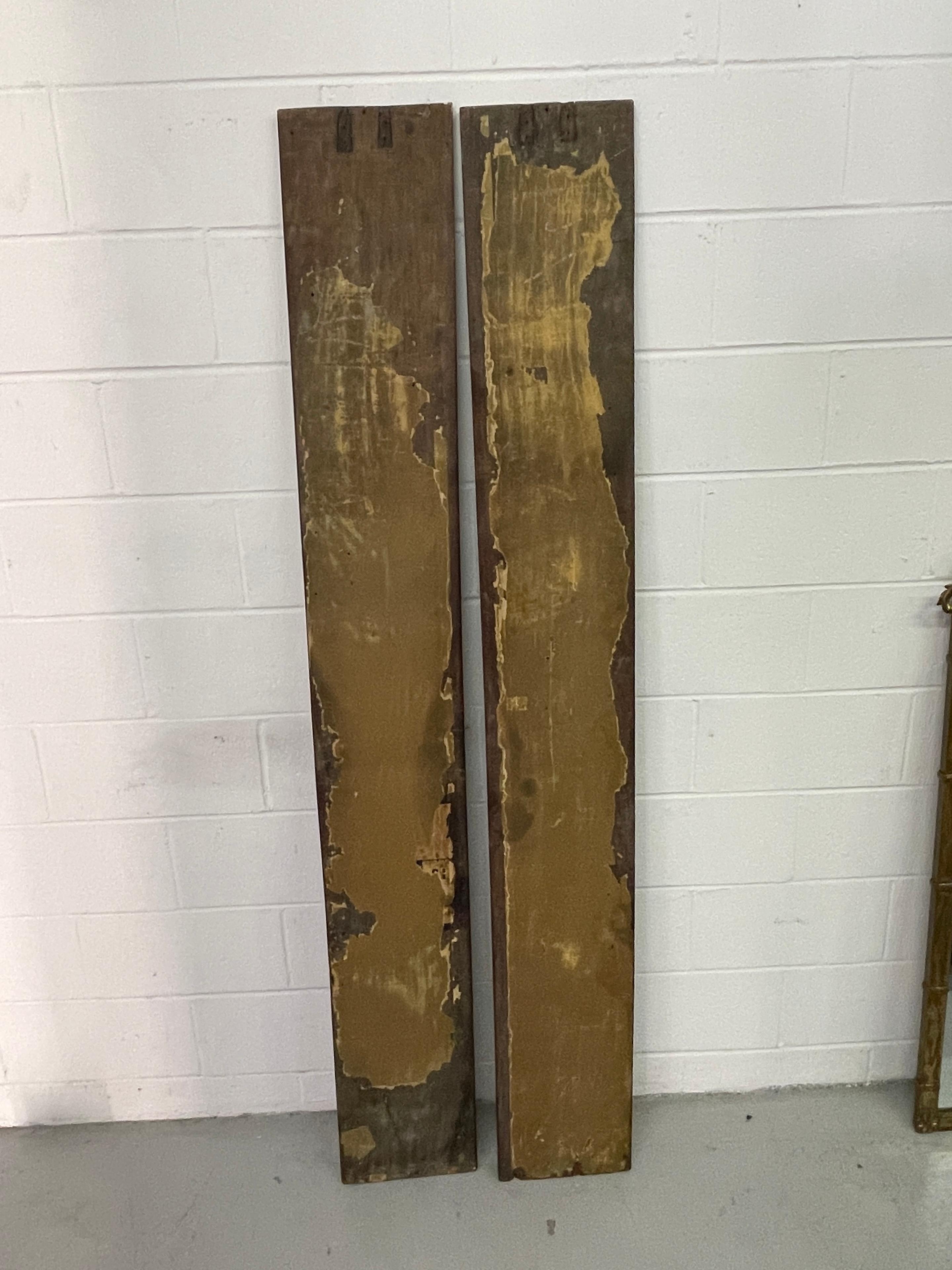 Coppia di antichi pannelli asiatici in legno duro intarsiato con madreperla in vendita 9