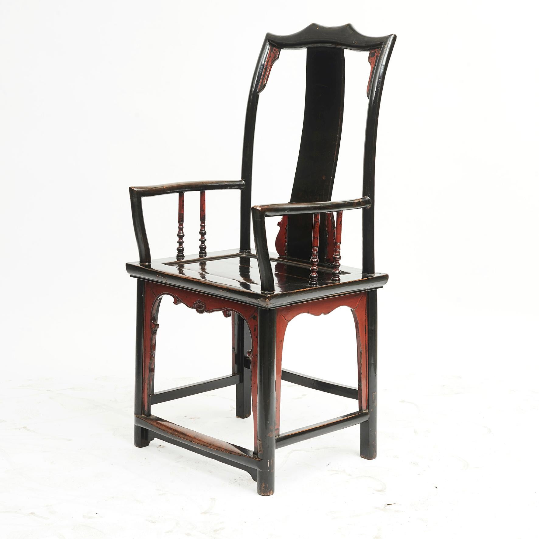 Lacquered Pair of 19th Century Chinese Official's Hat Chairs For Sale