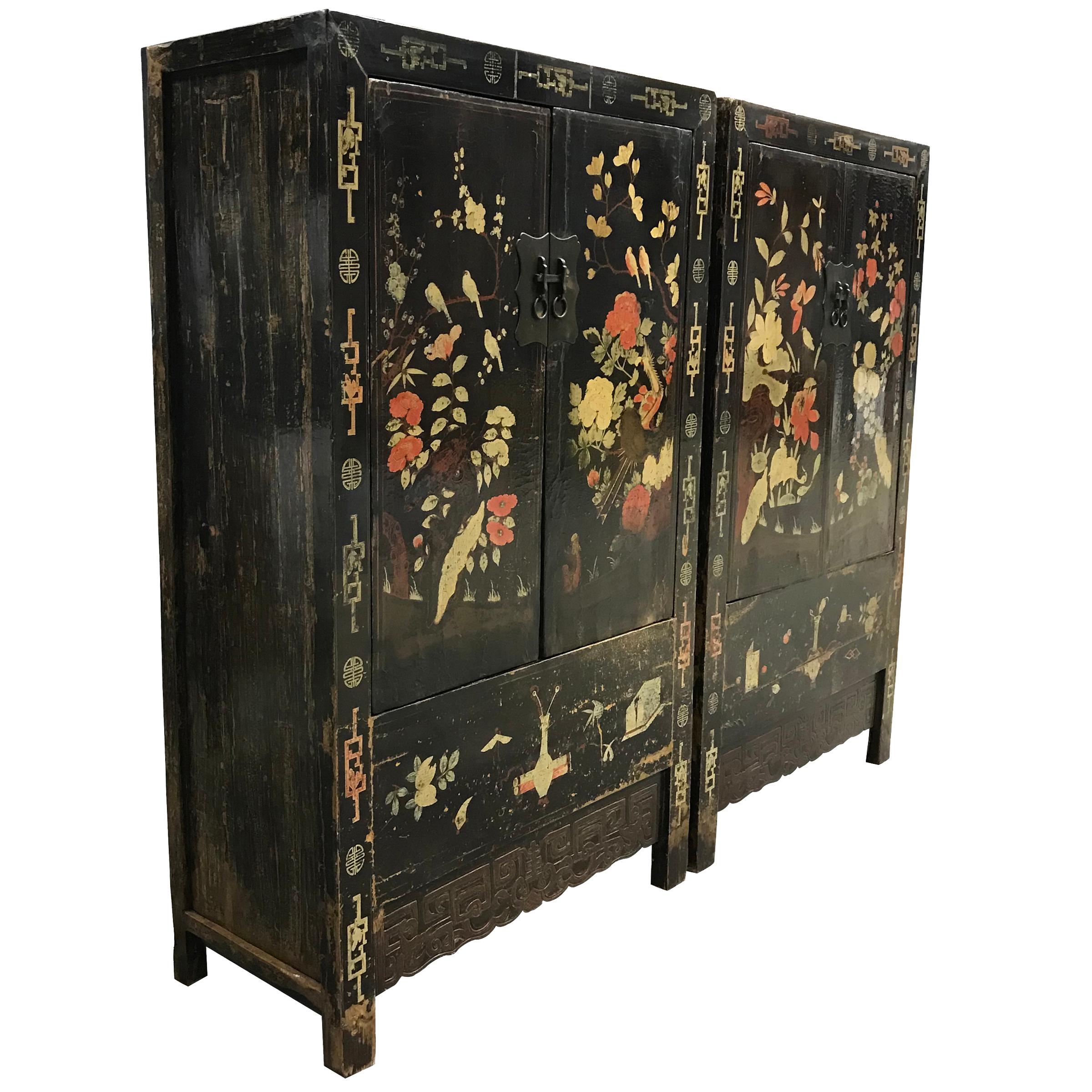 Pair of 19th Century Chinese Painted Cabinets In Good Condition In Chicago, IL