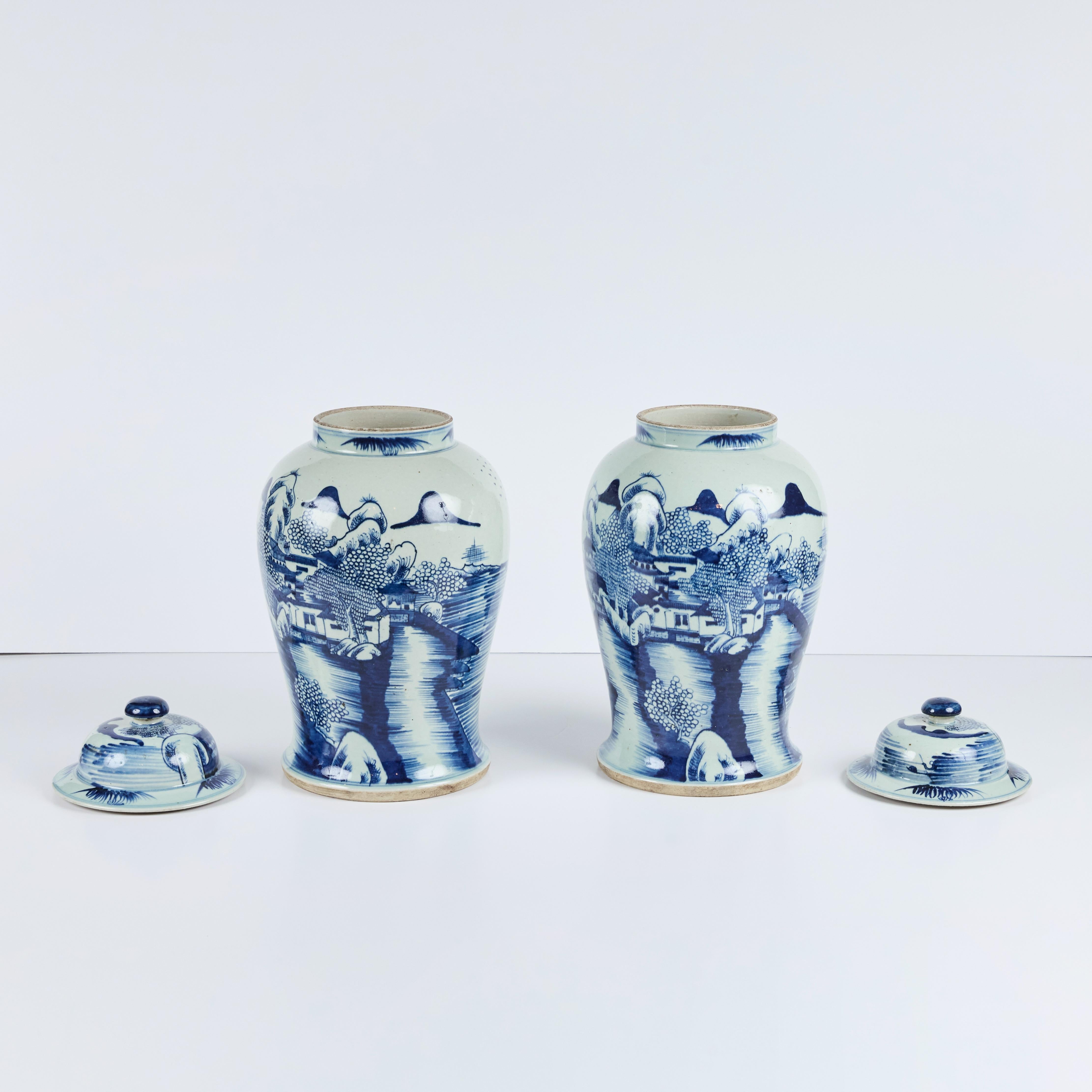 Pair of early 20th century, circa 1920 Chinese Porcelain Lidded Jars In Excellent Condition For Sale In Los Angeles, CA