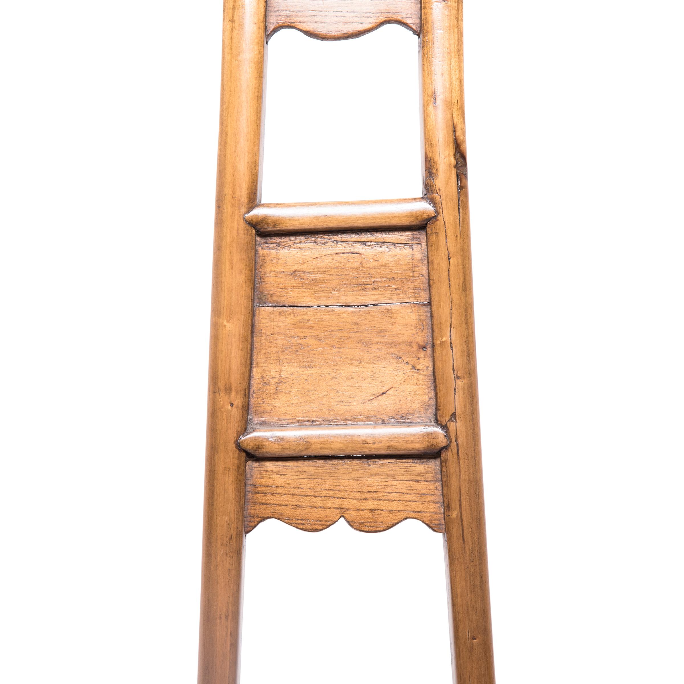 Ein Paar gebogene Stühle im chinesischen Provinzstil, um 1850 im Angebot 1
