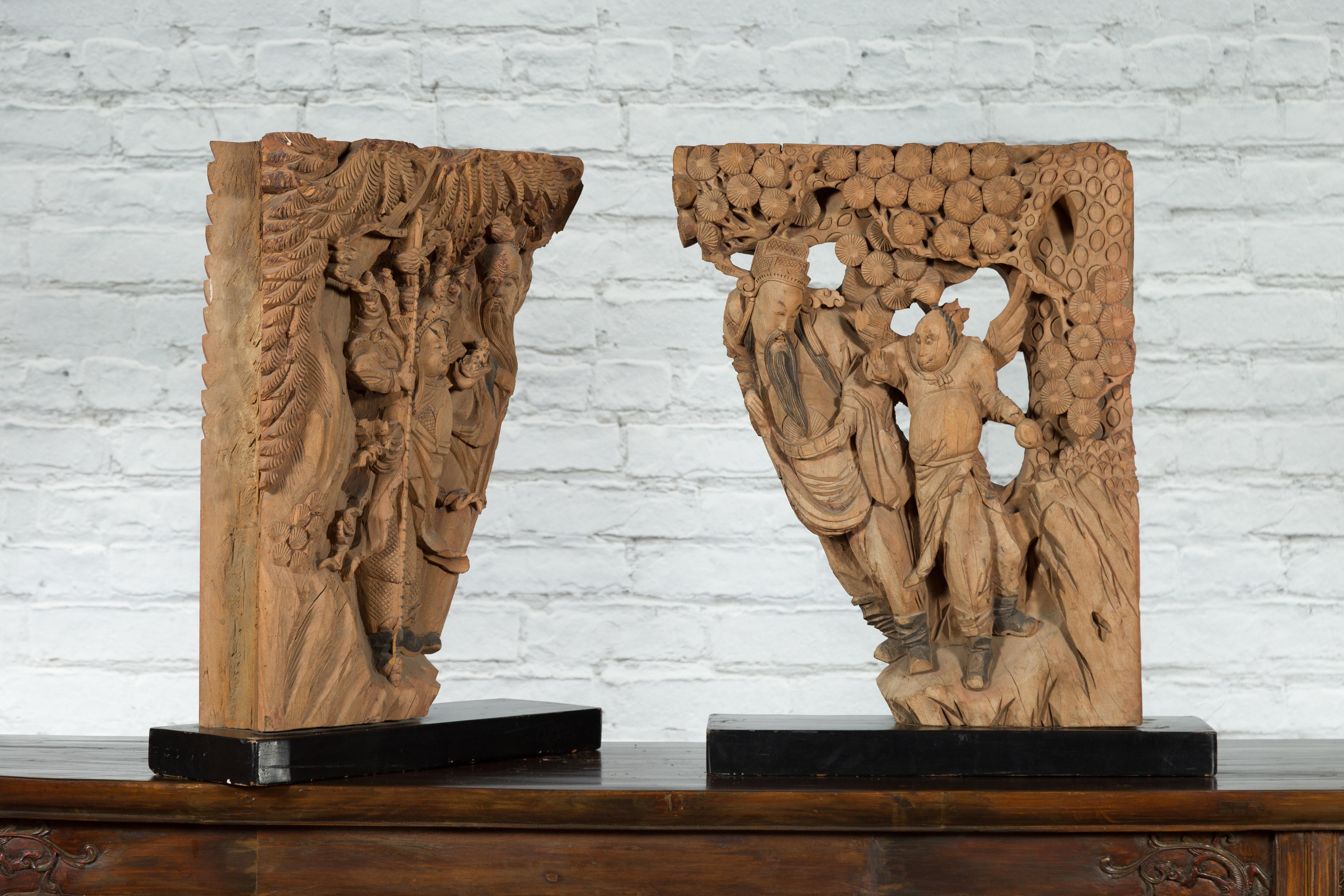 Pair of 19th Century Chinese Qing Dynasty Hand-Carved Wooden Temple Corbels For Sale 14