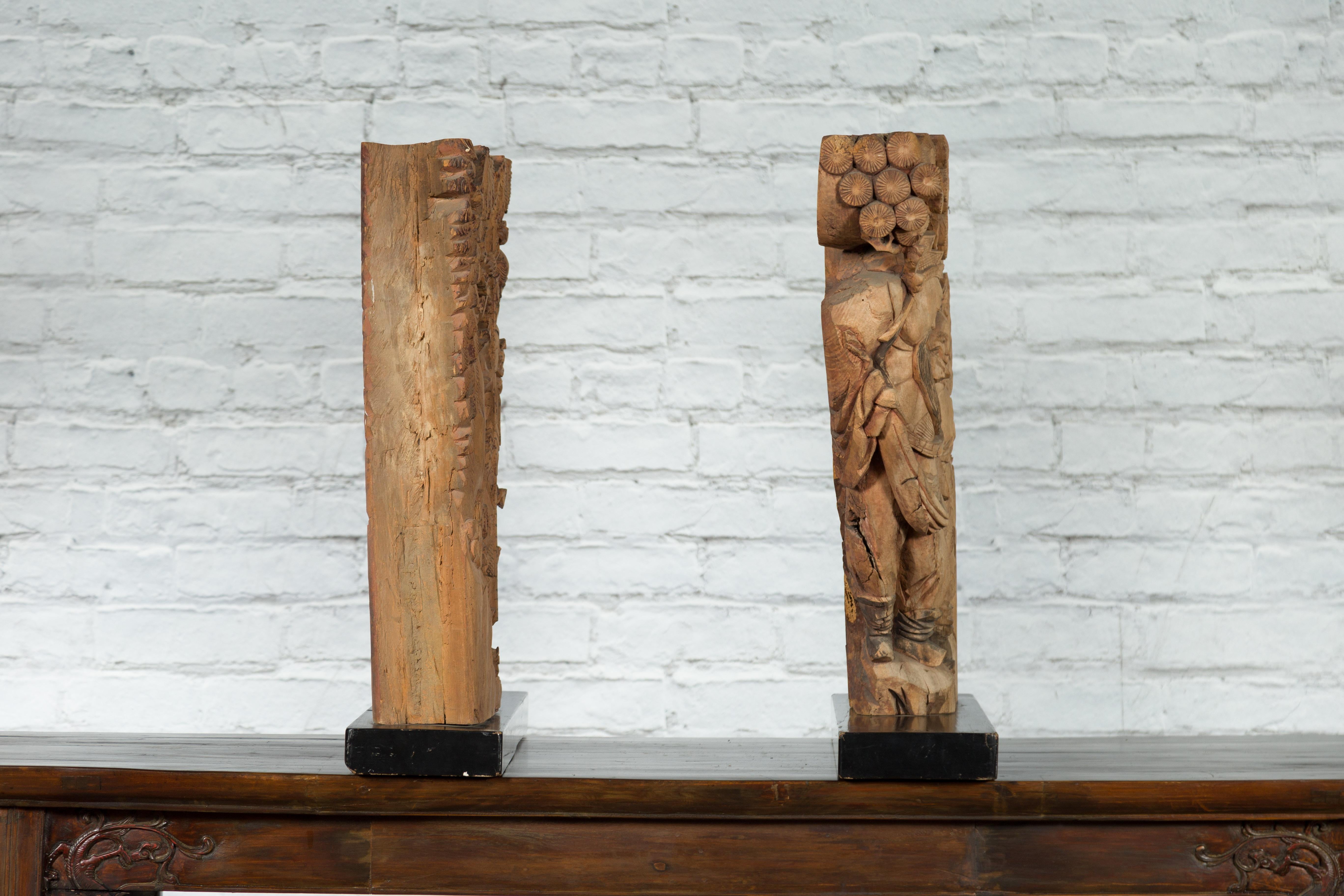Pair of 19th Century Chinese Qing Dynasty Hand-Carved Wooden Temple Corbels For Sale 15