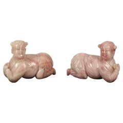Coppia di figure di quarzo rosa cinesi del XIX secolo