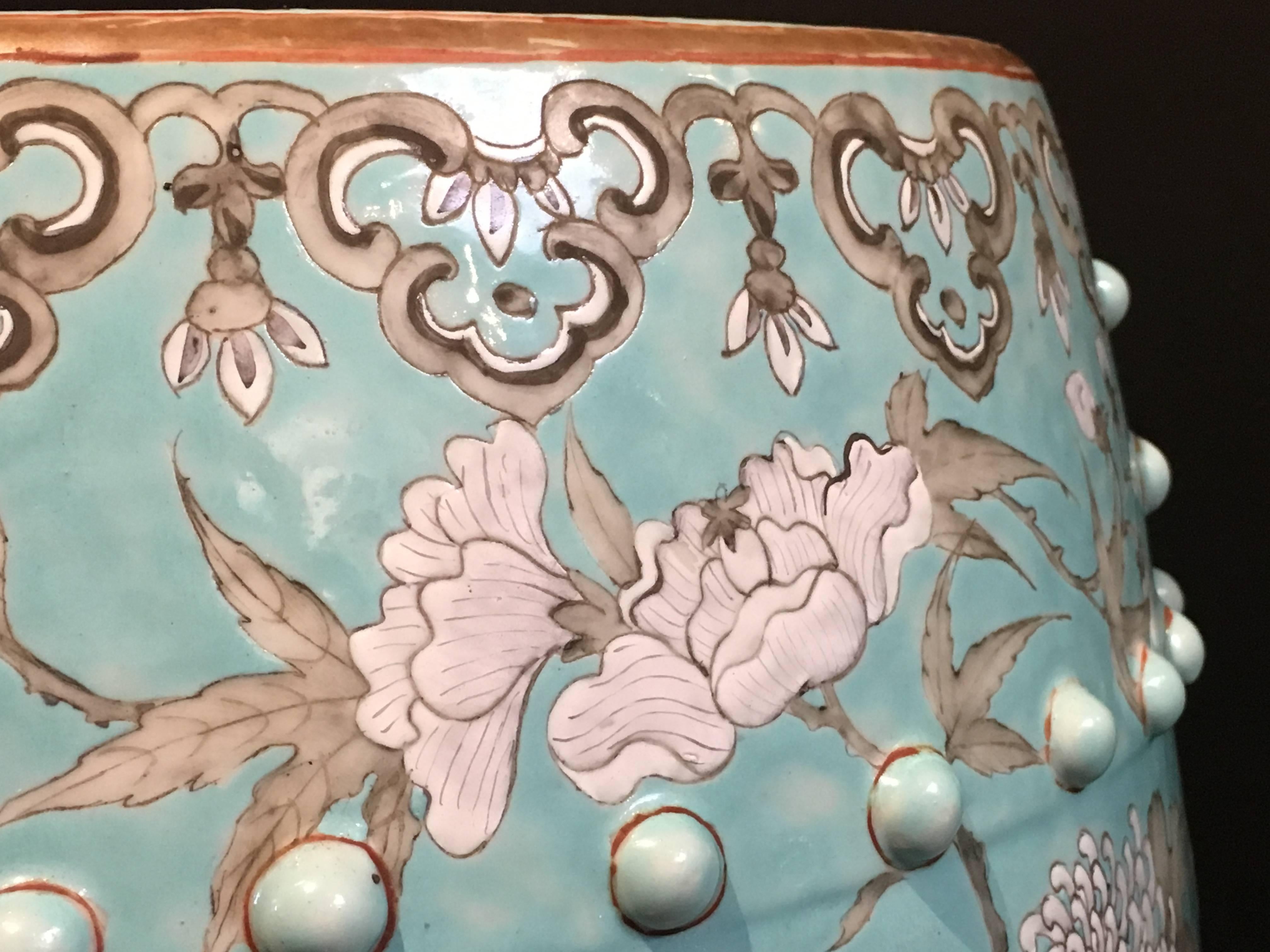 Pair of 19th Century Chinese Turquoise and Grisaille Porcelain Garden Stools 5