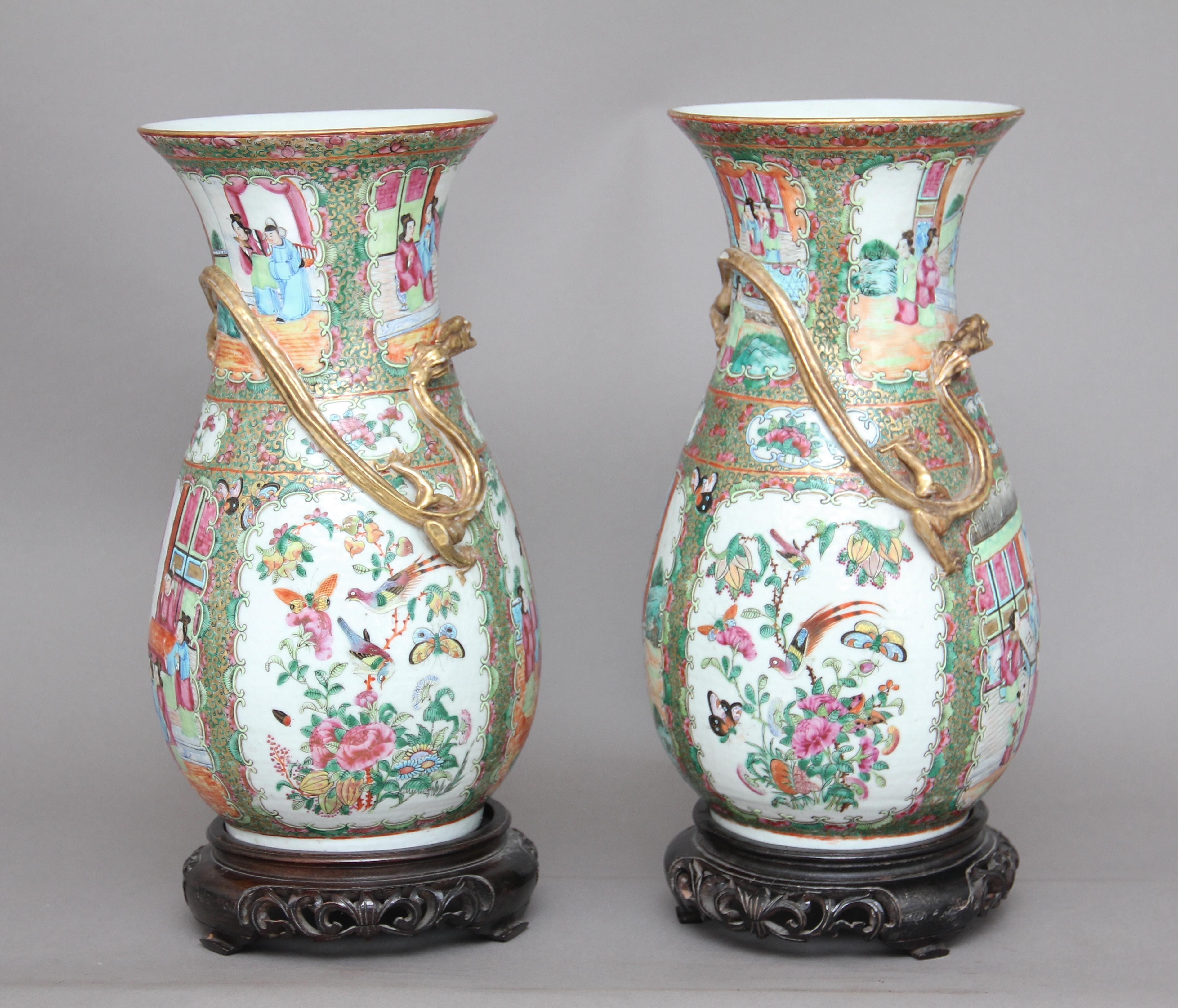 Pair of 19th Century Chinese Vases In Excellent Condition For Sale In Martlesham, GB