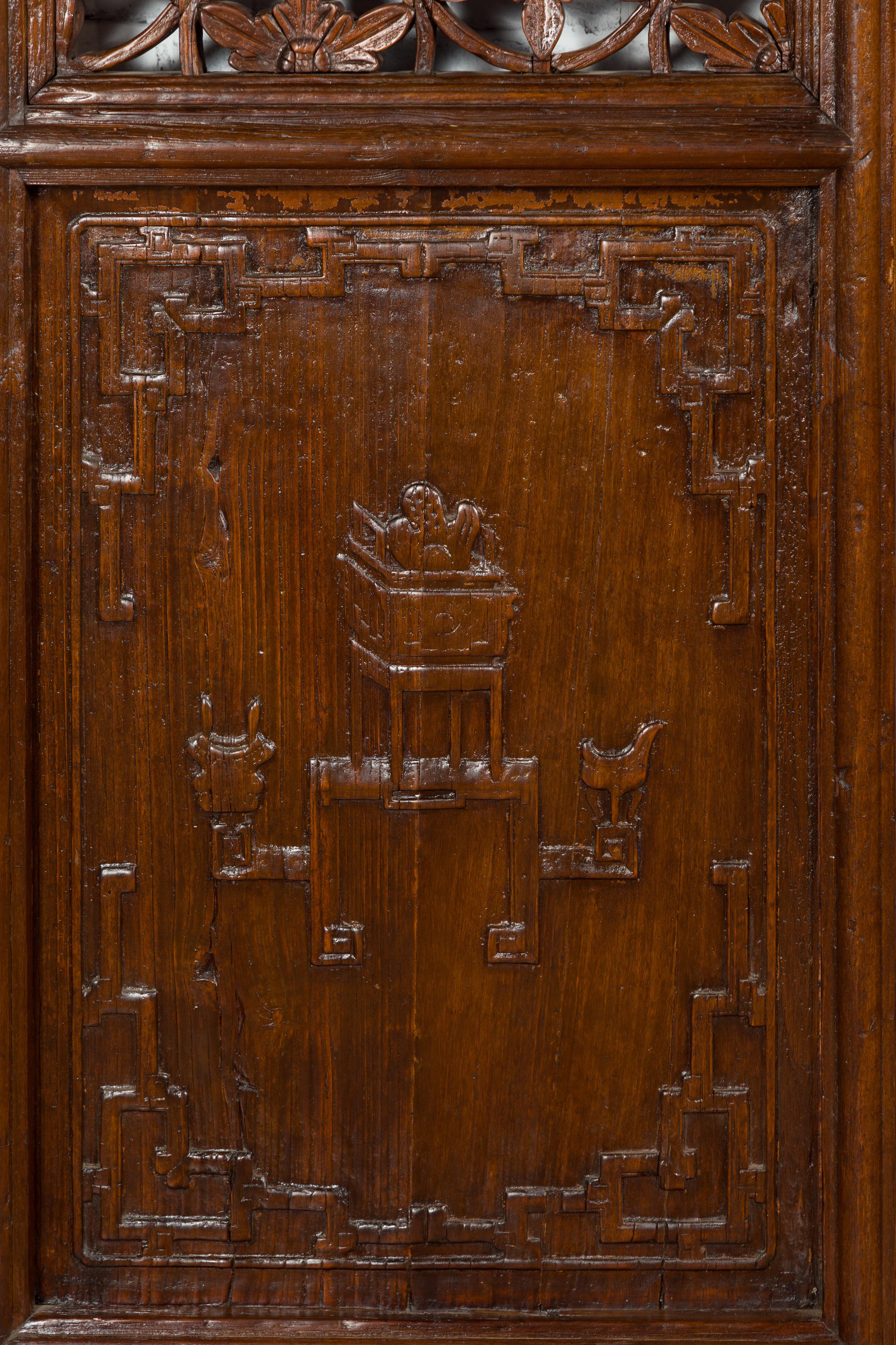 Pair of 19th Century Chinese Wooden Panels with Floral Motifs and Carved Objects For Sale 5