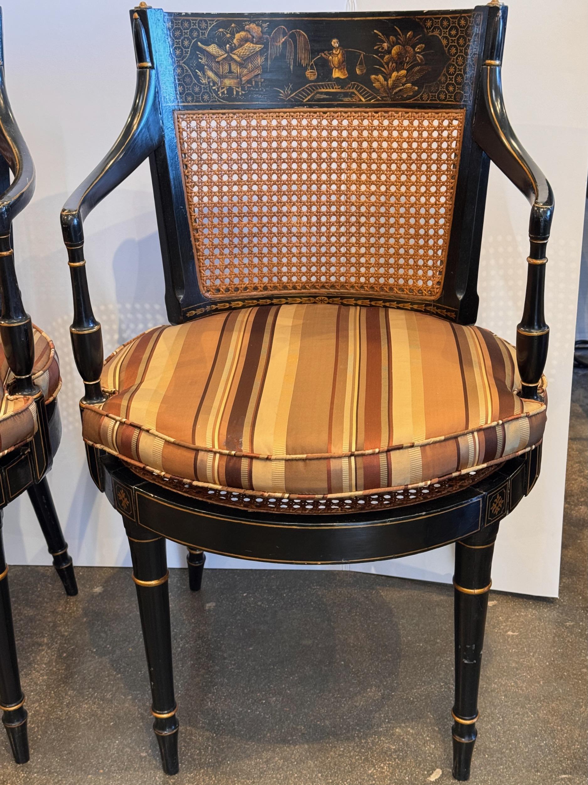 Paire de chaises Chinoiserie du 19ème siècle Bon état - En vente à Charlottesville, VA