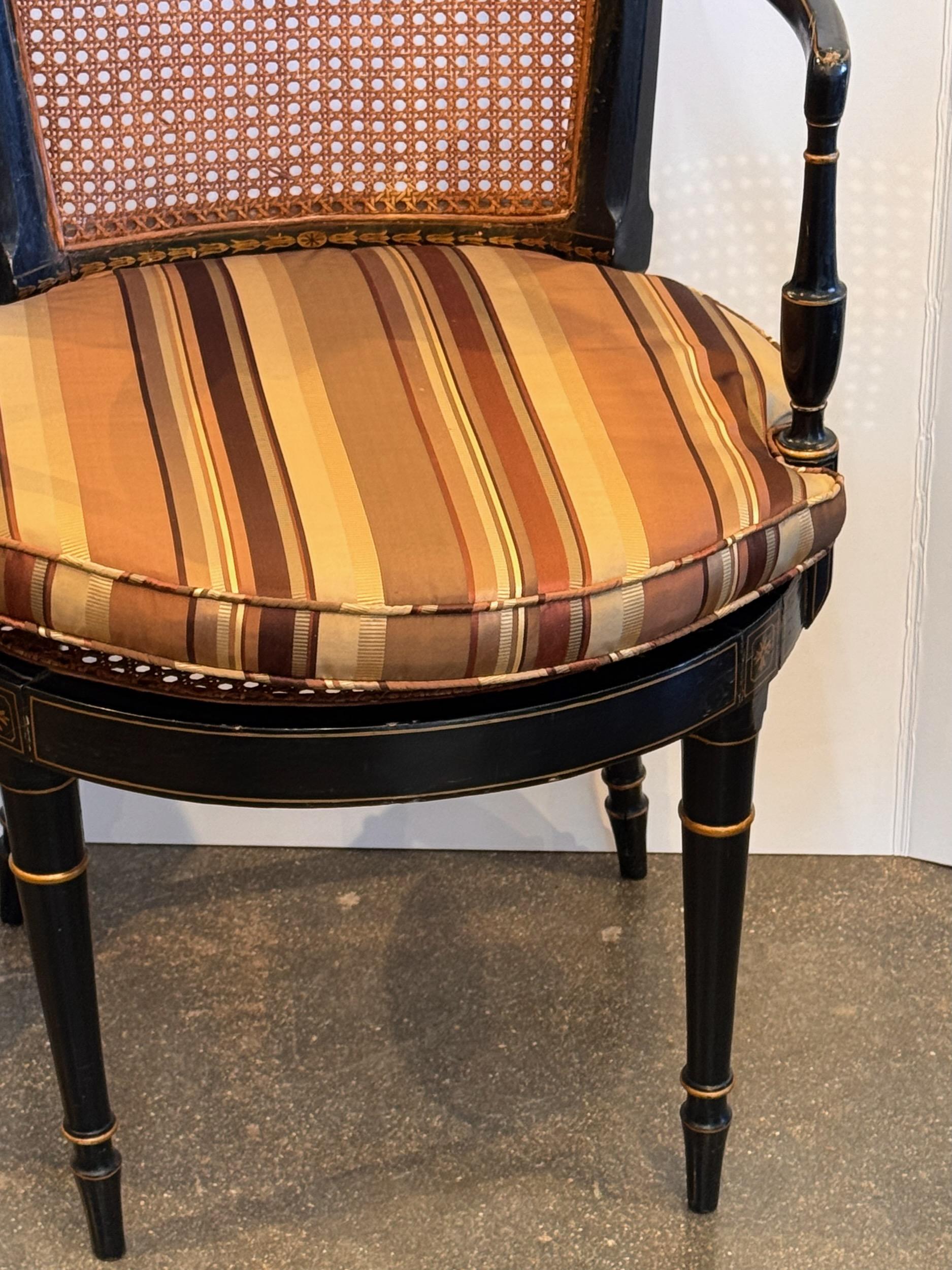 Paire de chaises Chinoiserie du 19ème siècle en vente 1