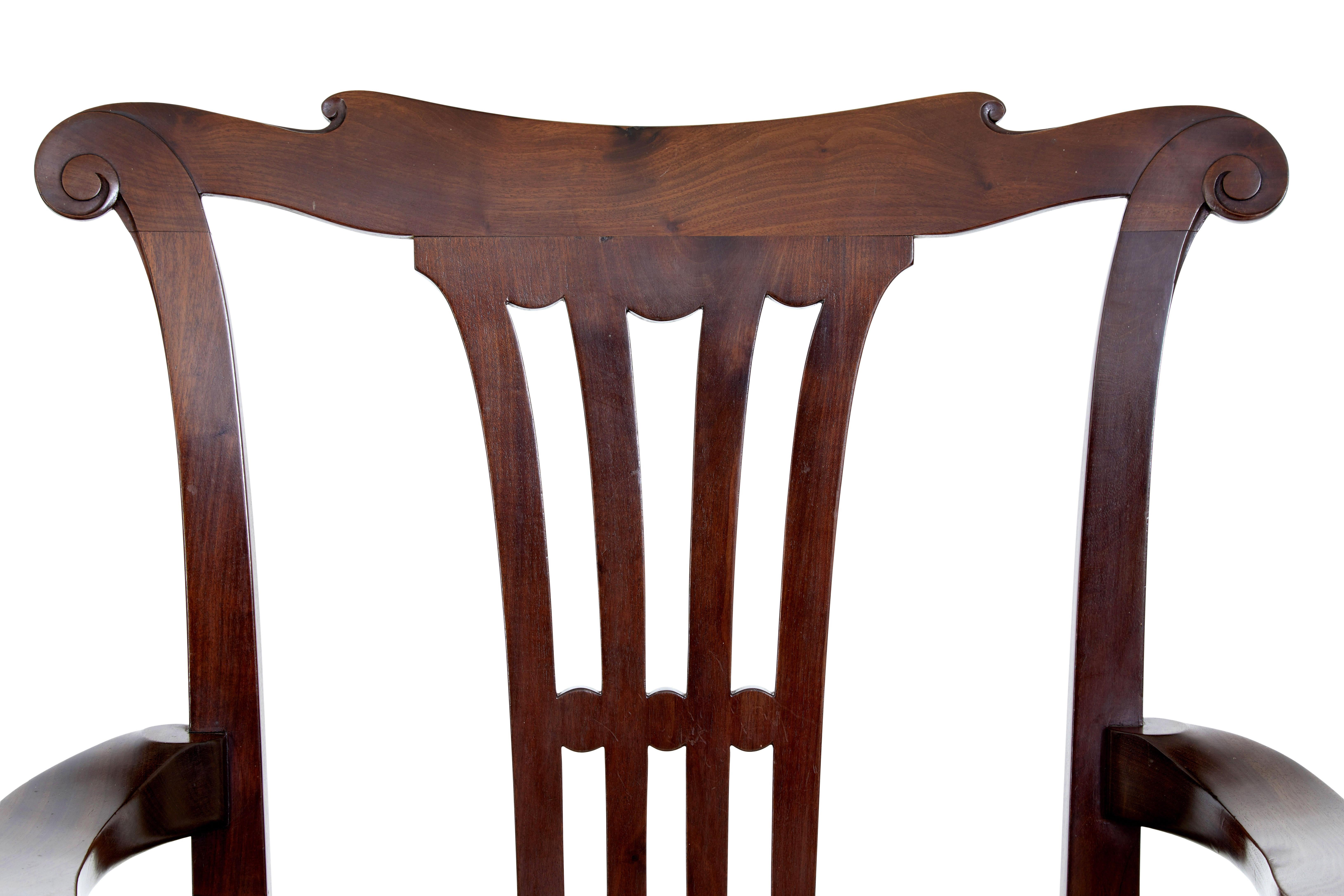Svedese Coppia di poltrone in mogano di design Chippendale del XIX secolo in vendita