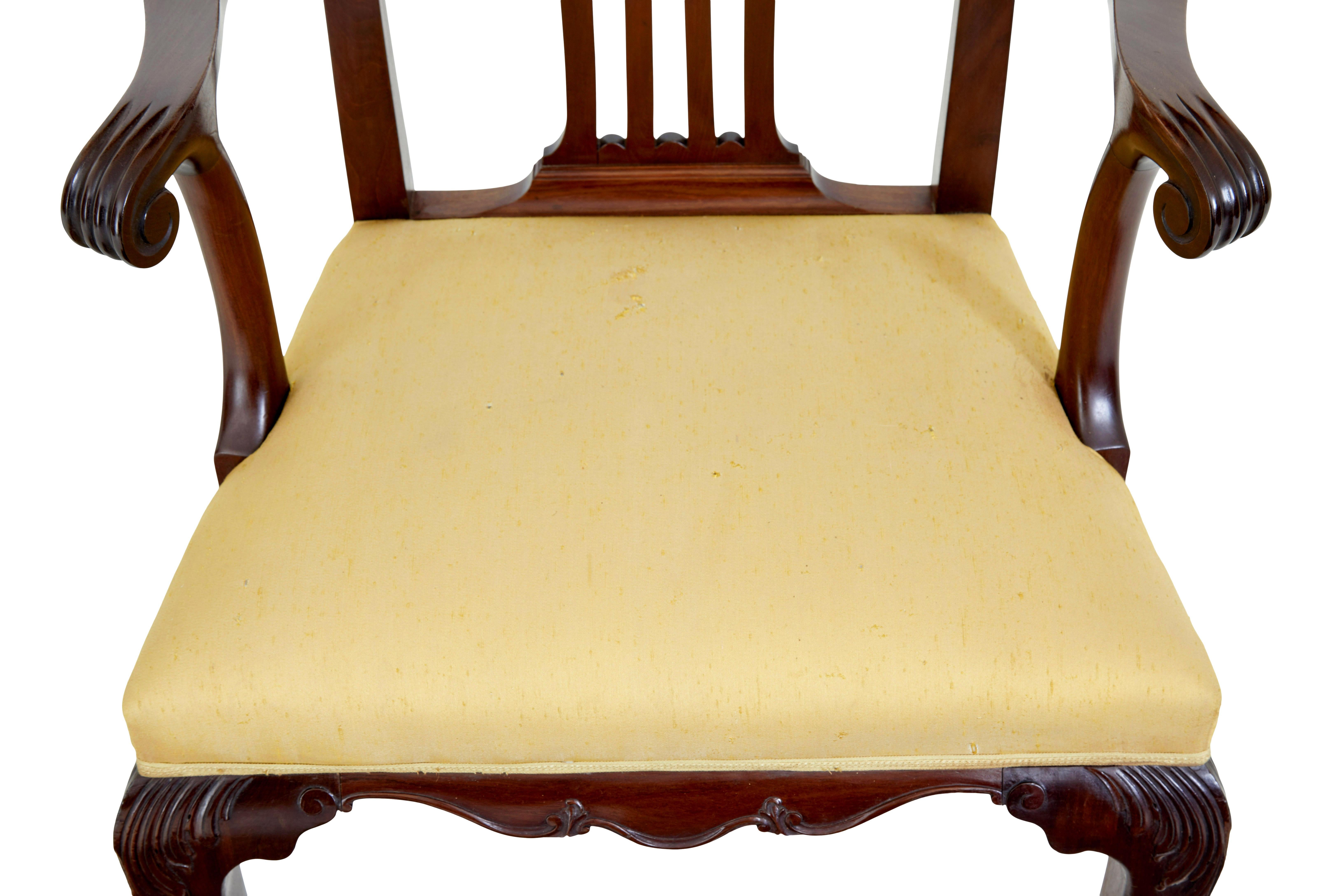 Coppia di poltrone in mogano di design Chippendale del XIX secolo In condizioni buone in vendita a Debenham, Suffolk