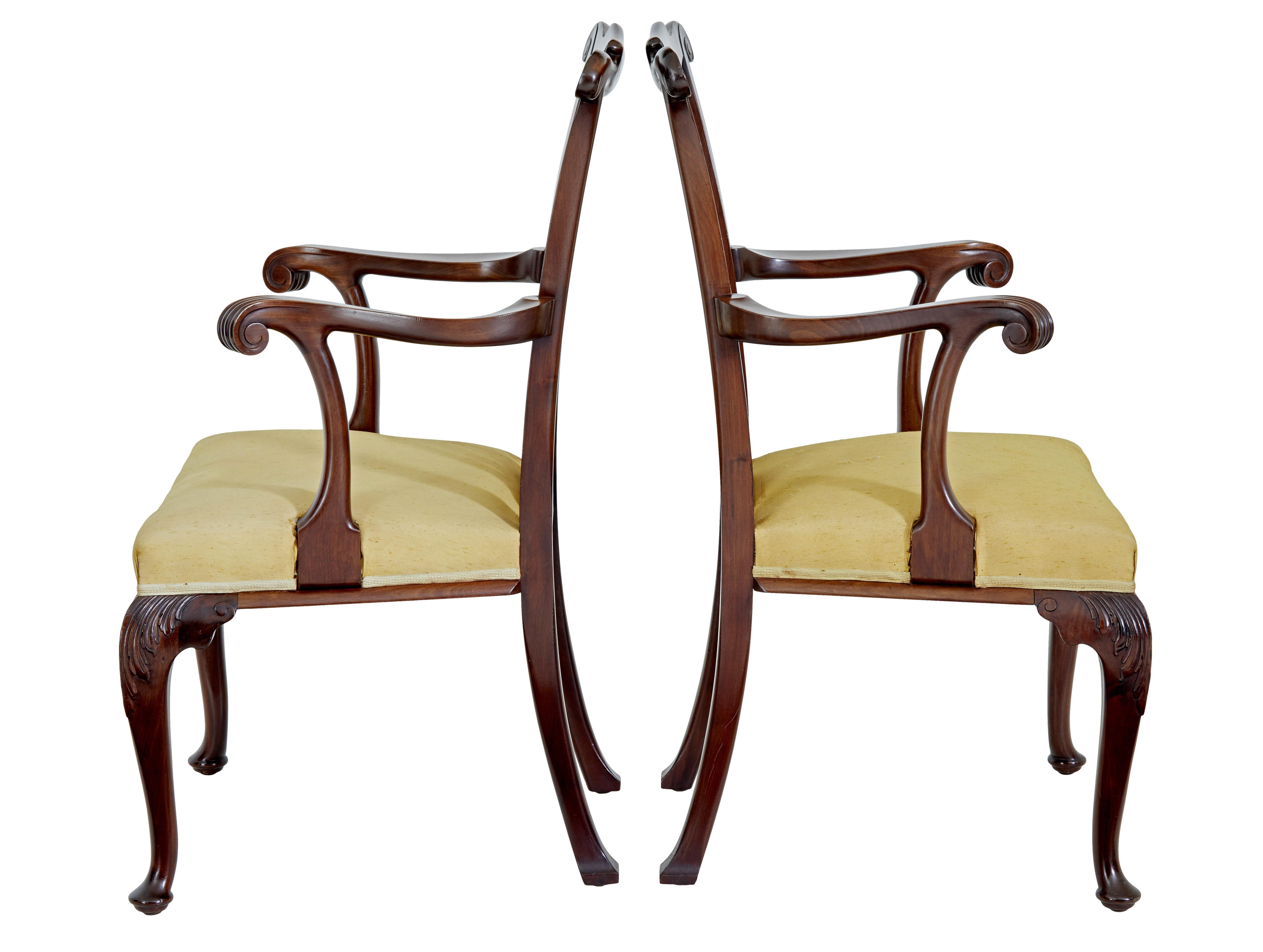 XIXe siècle Pair of 19th century chippendale design mahogany armchairs en vente