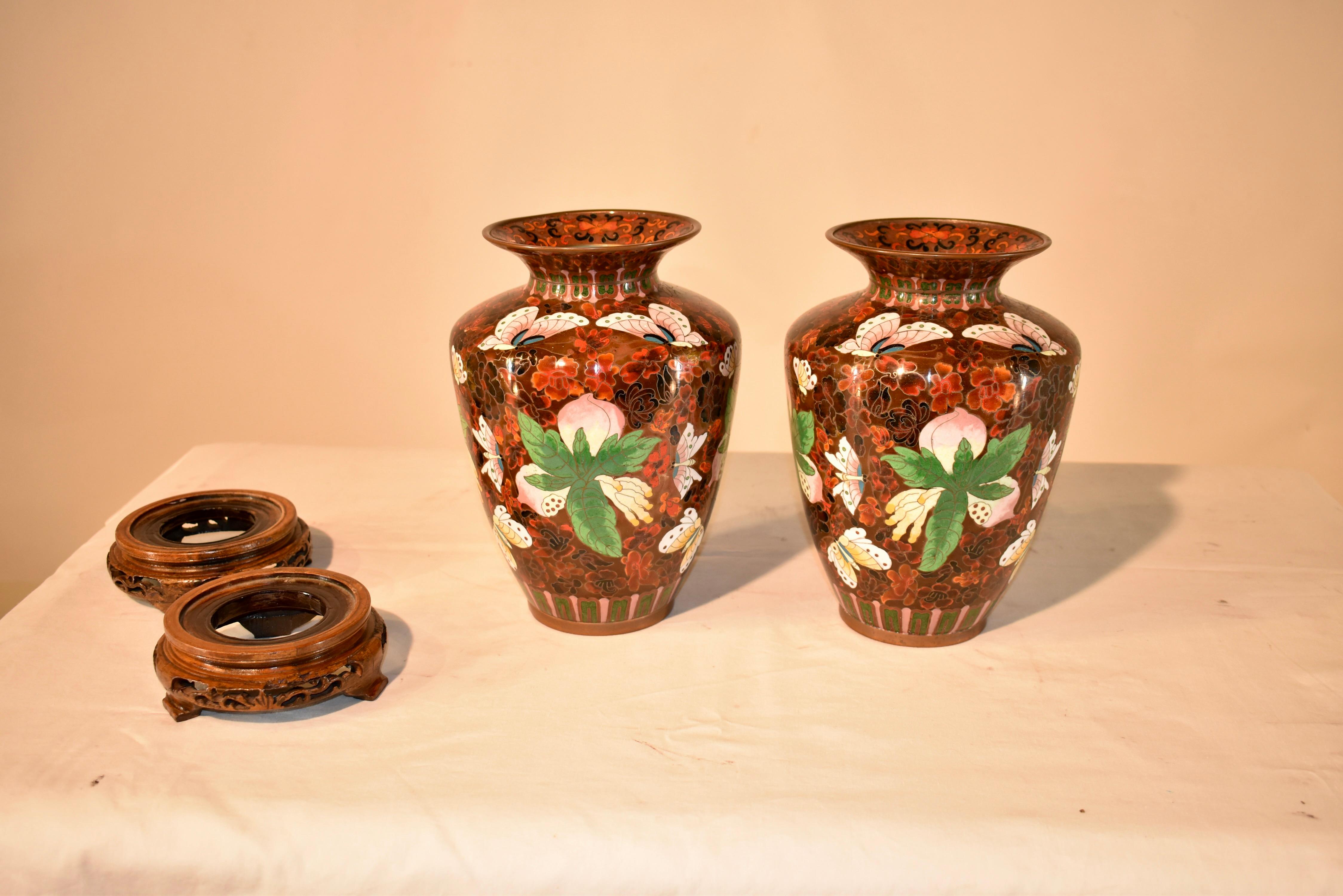 Pair of 19th Century Cloisonné Vases In Good Condition For Sale In High Point, NC