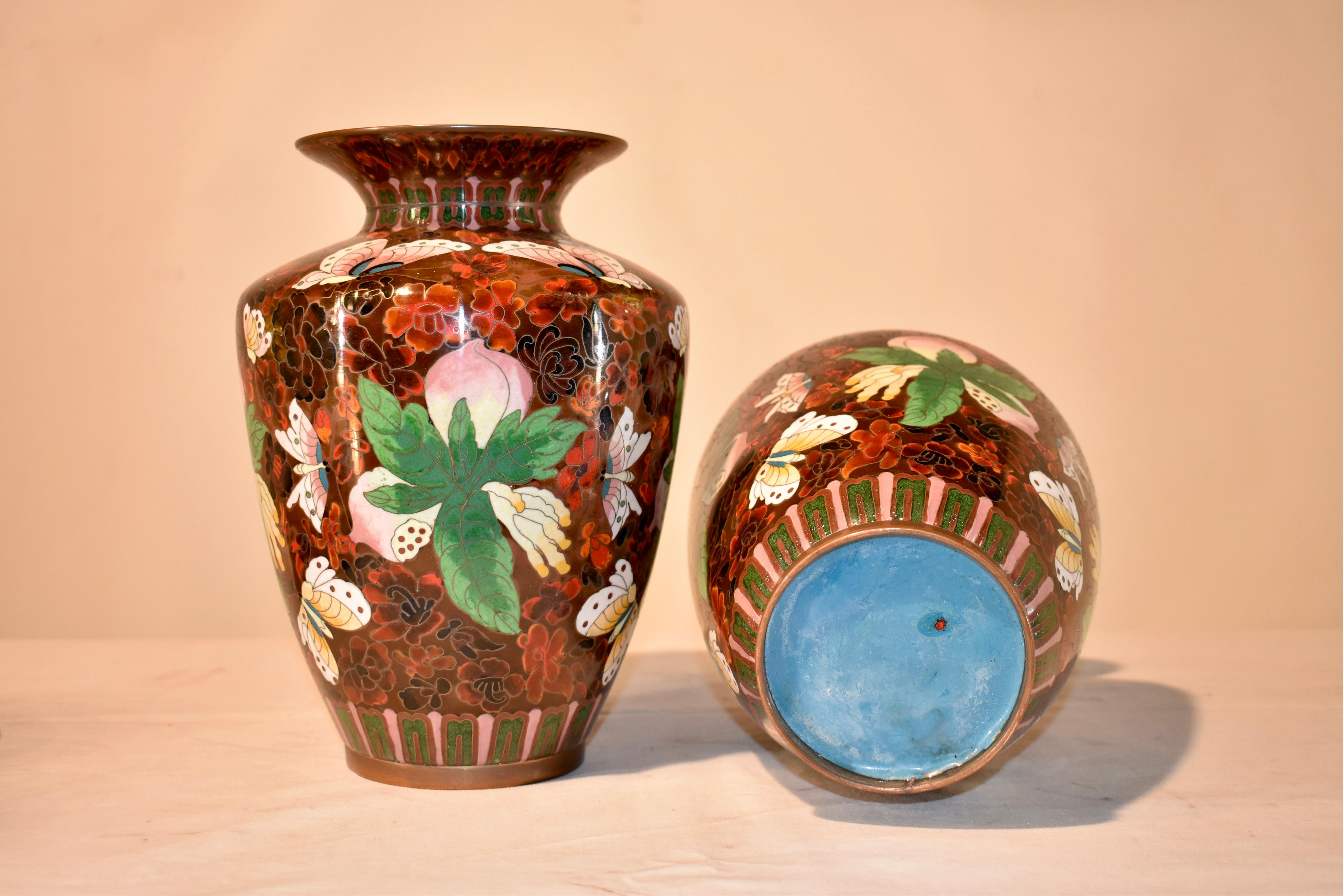 Pair of 19th Century Cloisonné Vases For Sale 2