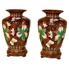 Paire de vases cloisonnés du 19e siècle