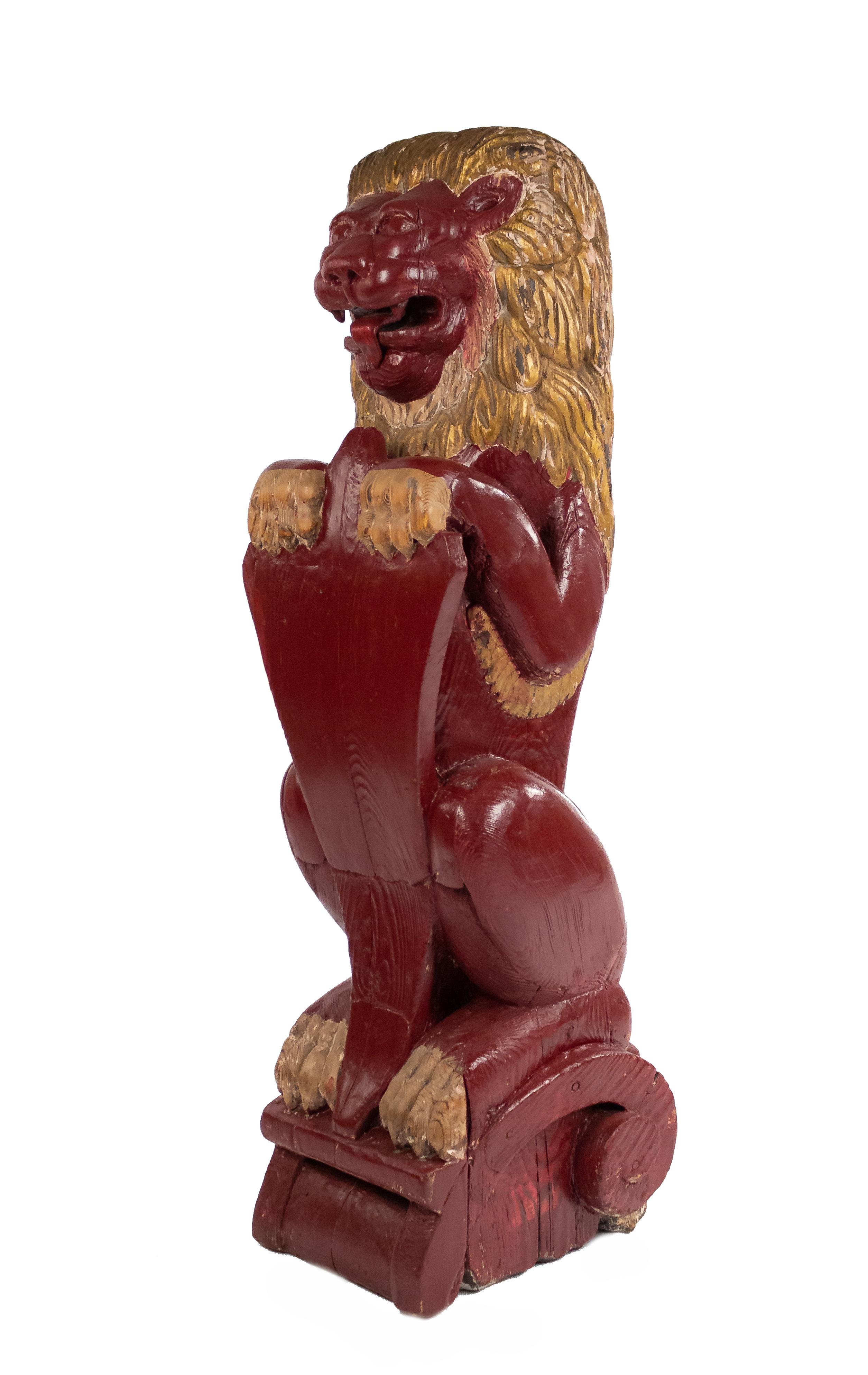 Gold Pair of 19th Century Continental Dutch Red Painted Pine Lions For Sale