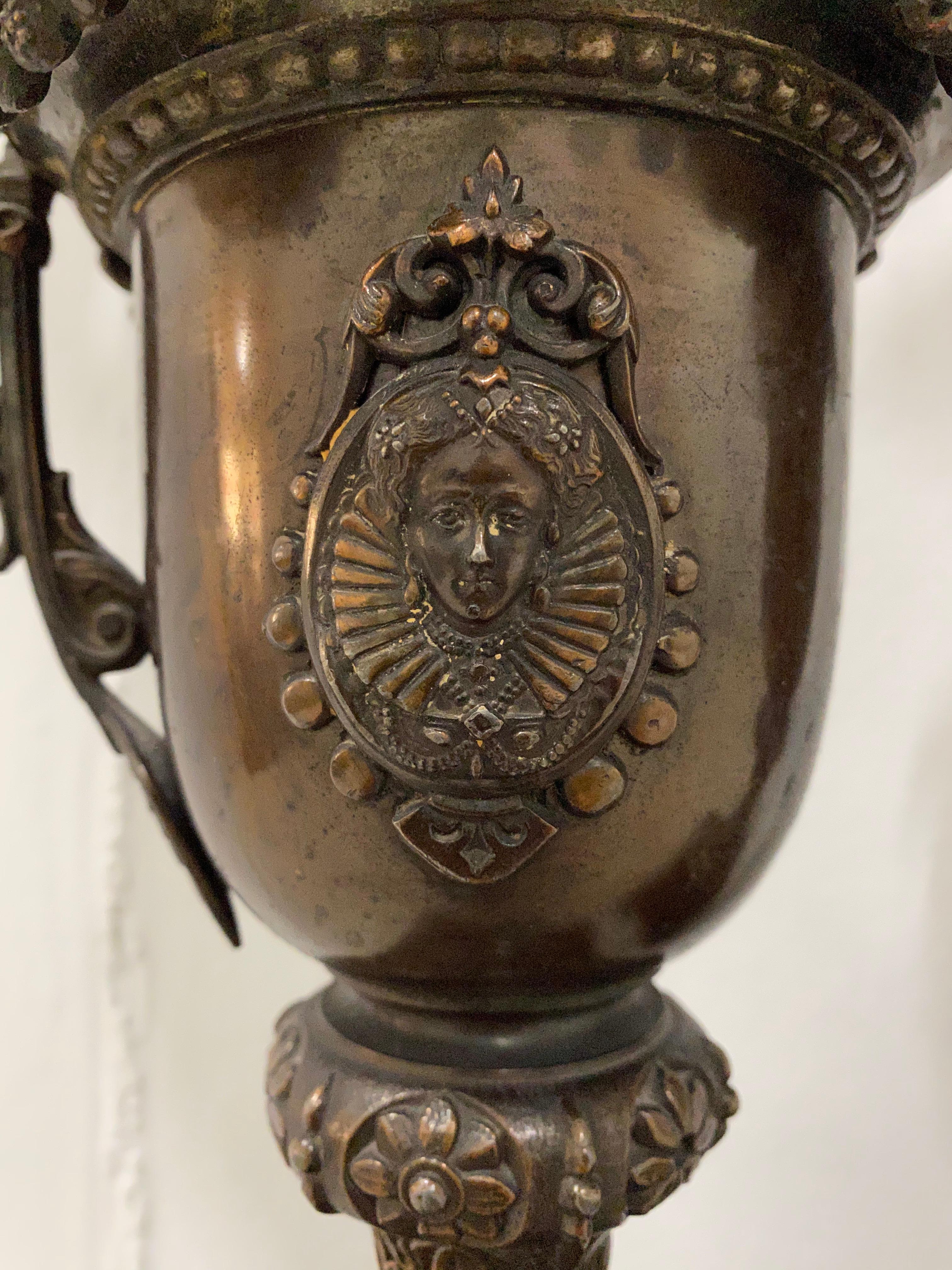 Pareja de espelderas de cobre del siglo XIX en venta 1