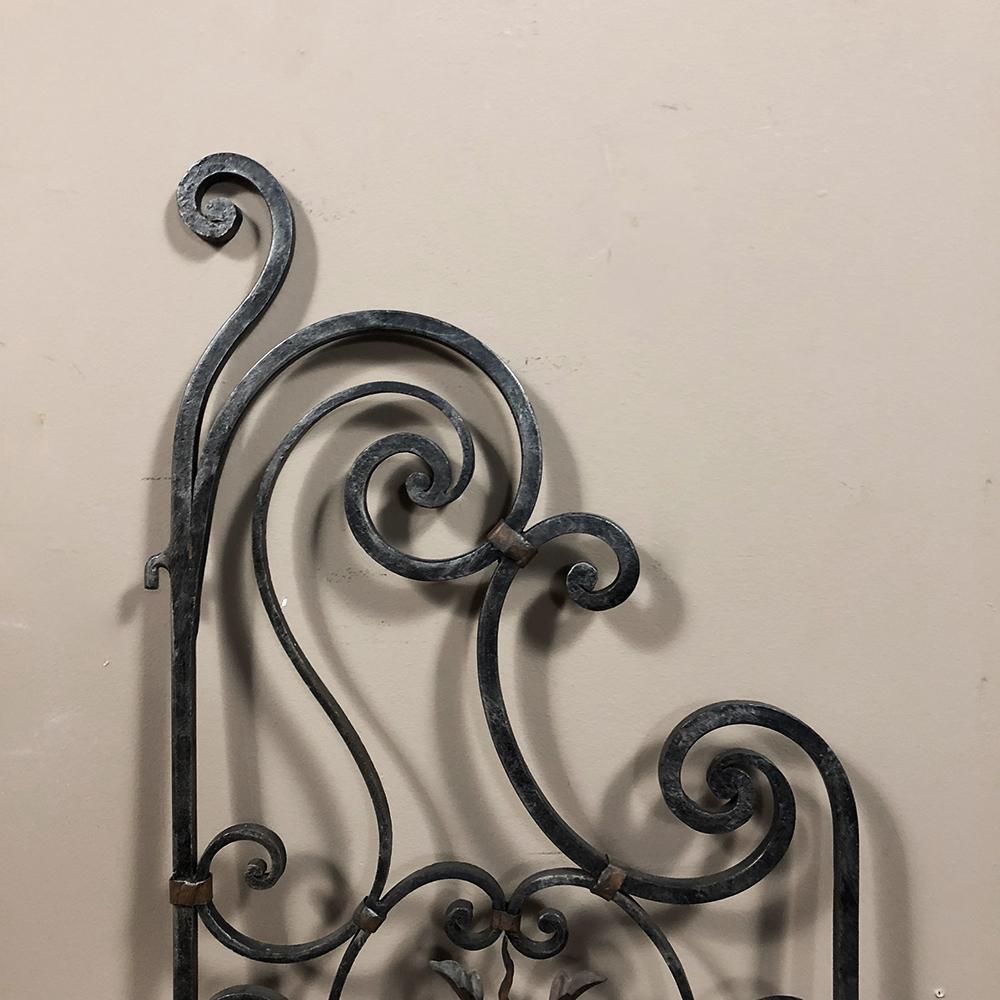 Pair of 19th Century Country French Wrought Iron Garden Gates In Good Condition In Dallas, TX