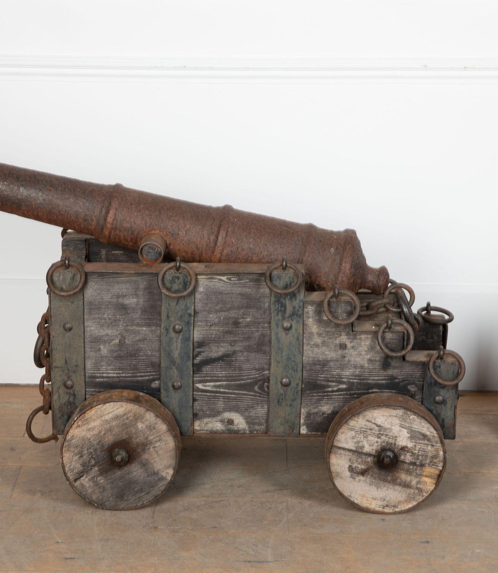 Coppia di cannoni navali di una casa di campagna del XIX secolo In condizioni deteriorate in vendita a Folkestone, GB